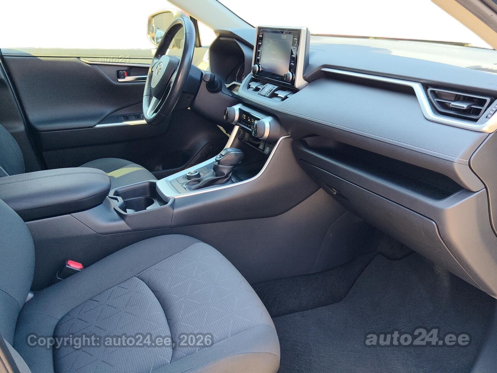 Toyota RAV4 - 6