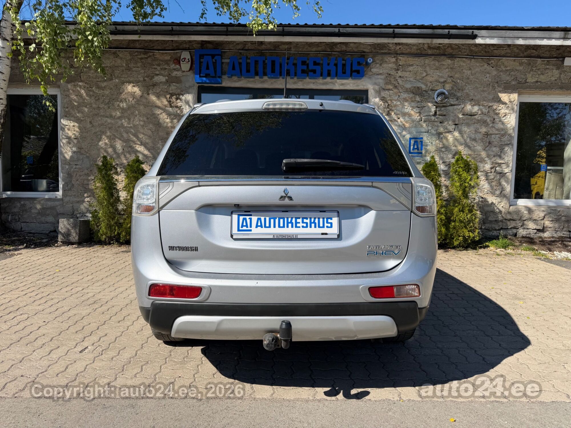 Mitsubishi Outlander - 11