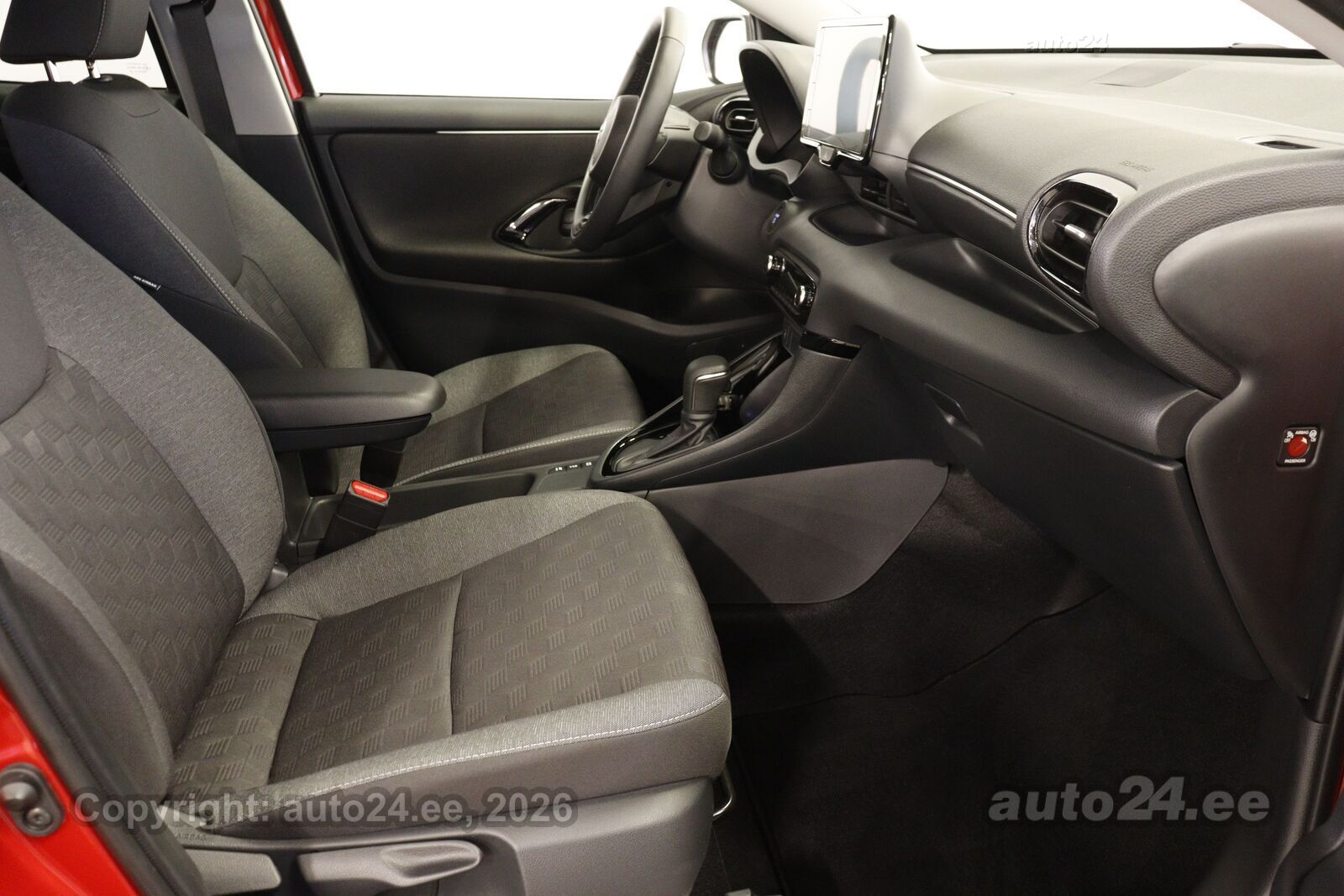 Toyota Yaris 2025, photo 6/10