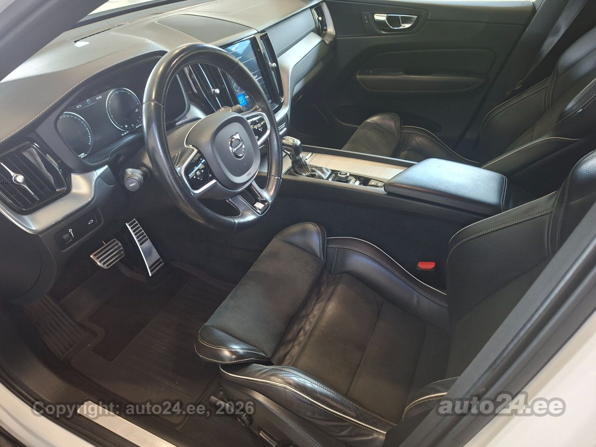 Volvo XC60 R-Line 2.0 173kW 2018, photo 7/10