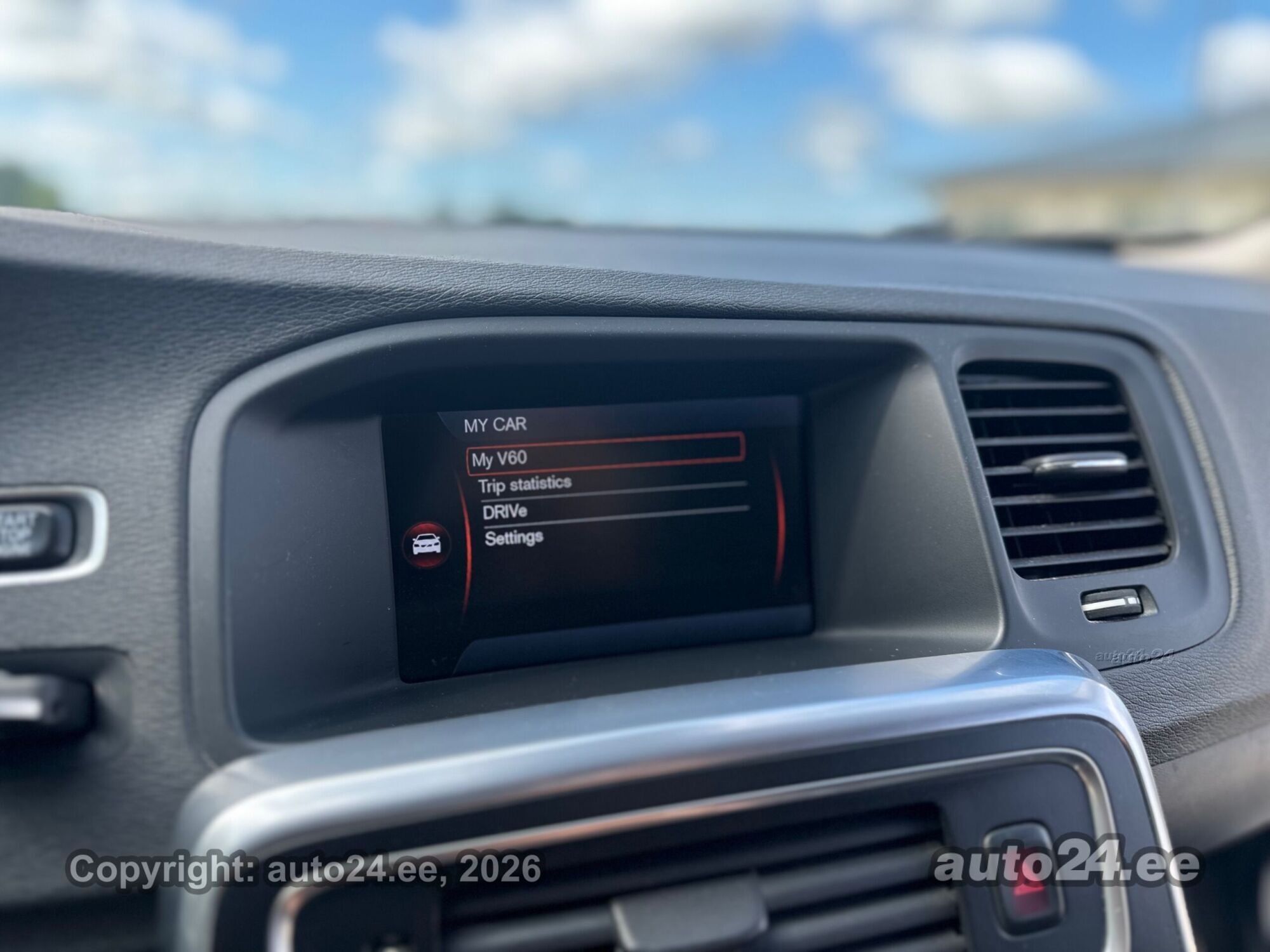 Volvo V60 2012 — photo 9