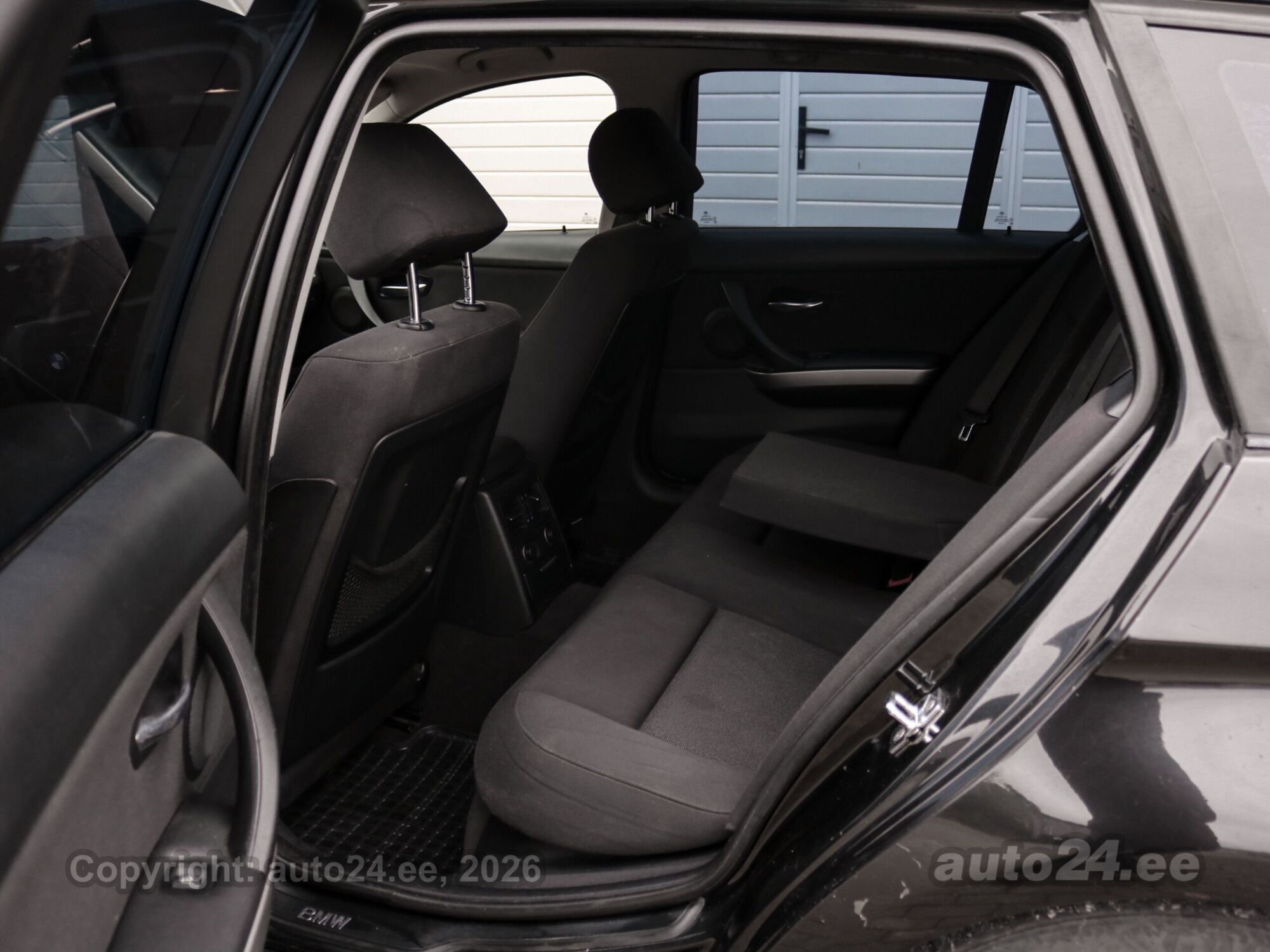 BMW 3 Series 2007 — photo 17