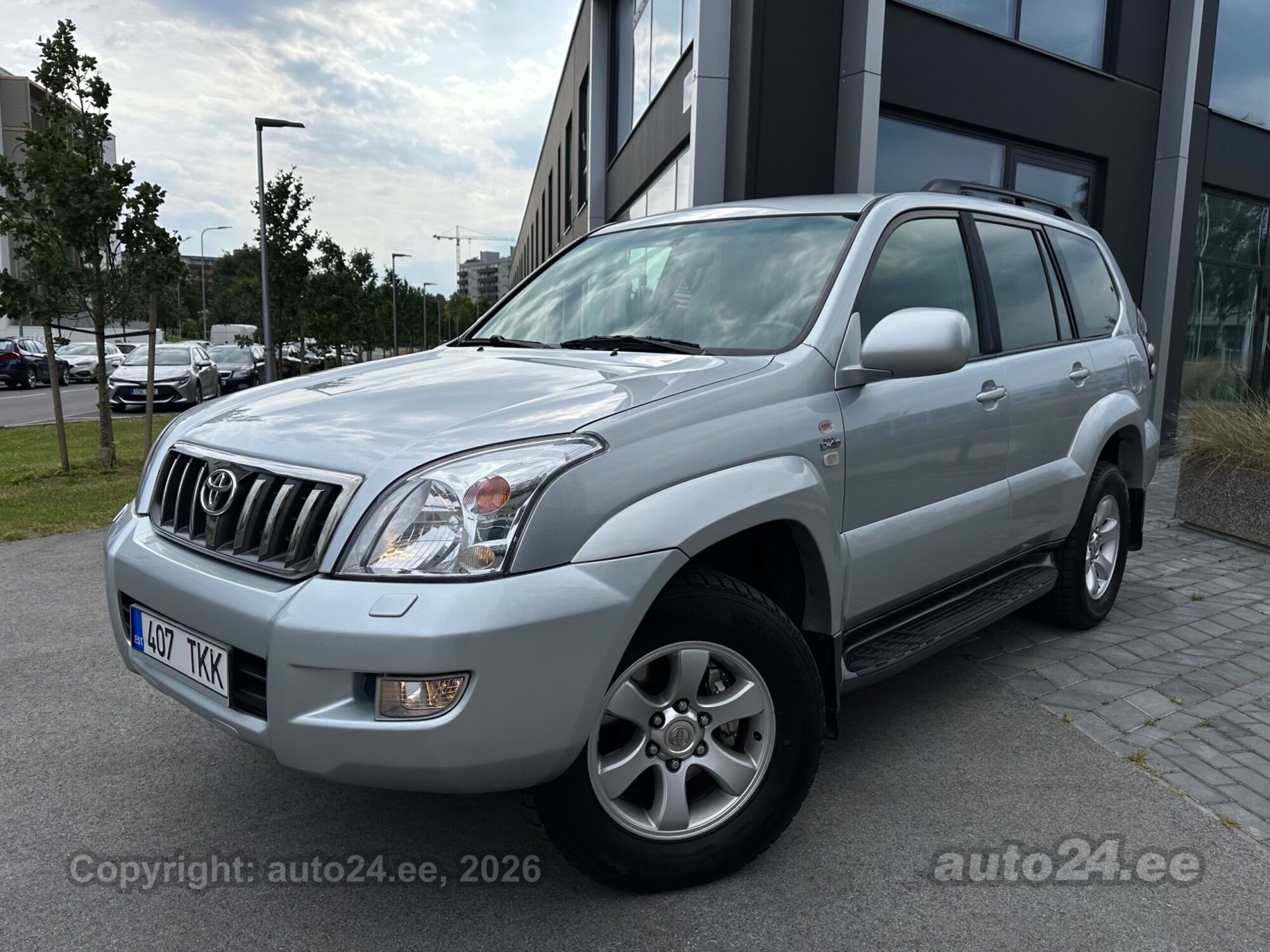 Toyota Land Cruiser Facelift 3.0 127kW 2007, kuva 3/10