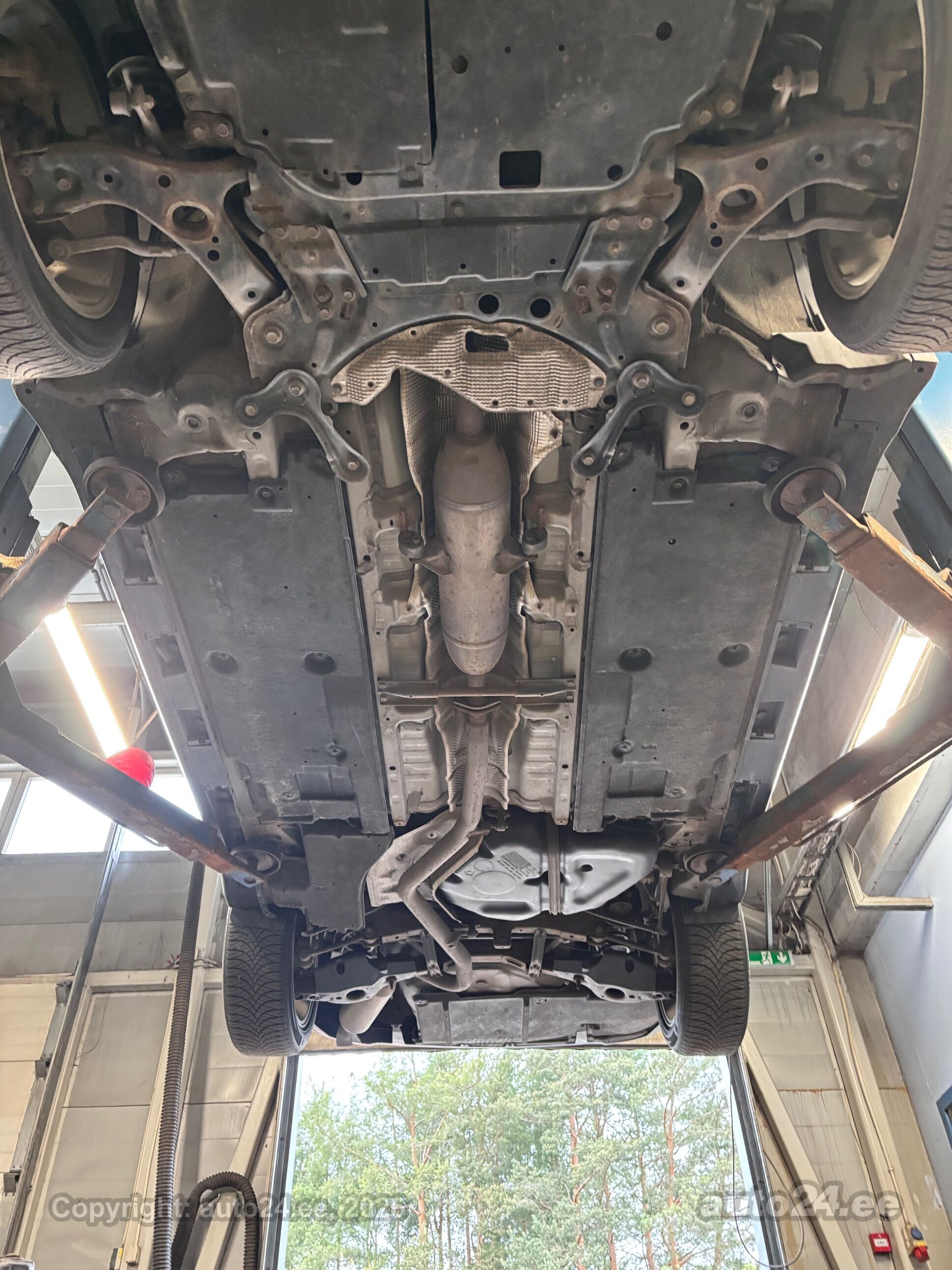 Toyota Avensis 2011 — photo 19