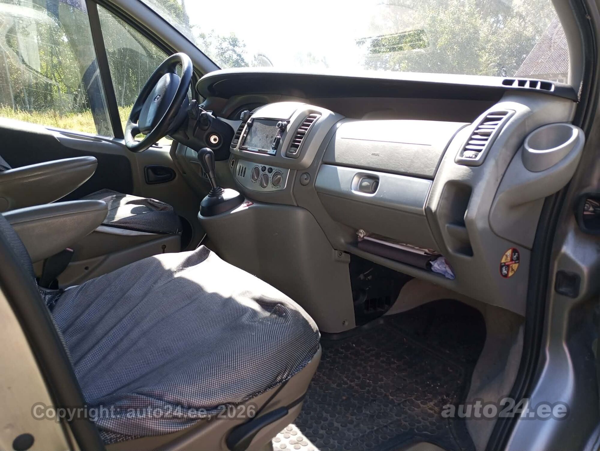 Renault Trafic 2.5 107kW 2007, kuva 5/10
