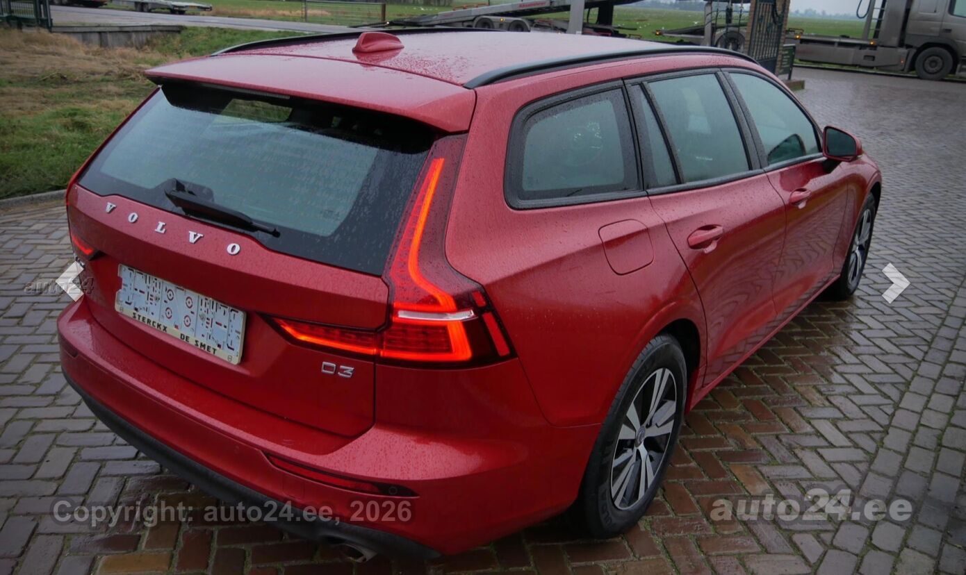 Volvo V60 D3 Momentum 2.0 110kW 2019, kuva 2/9