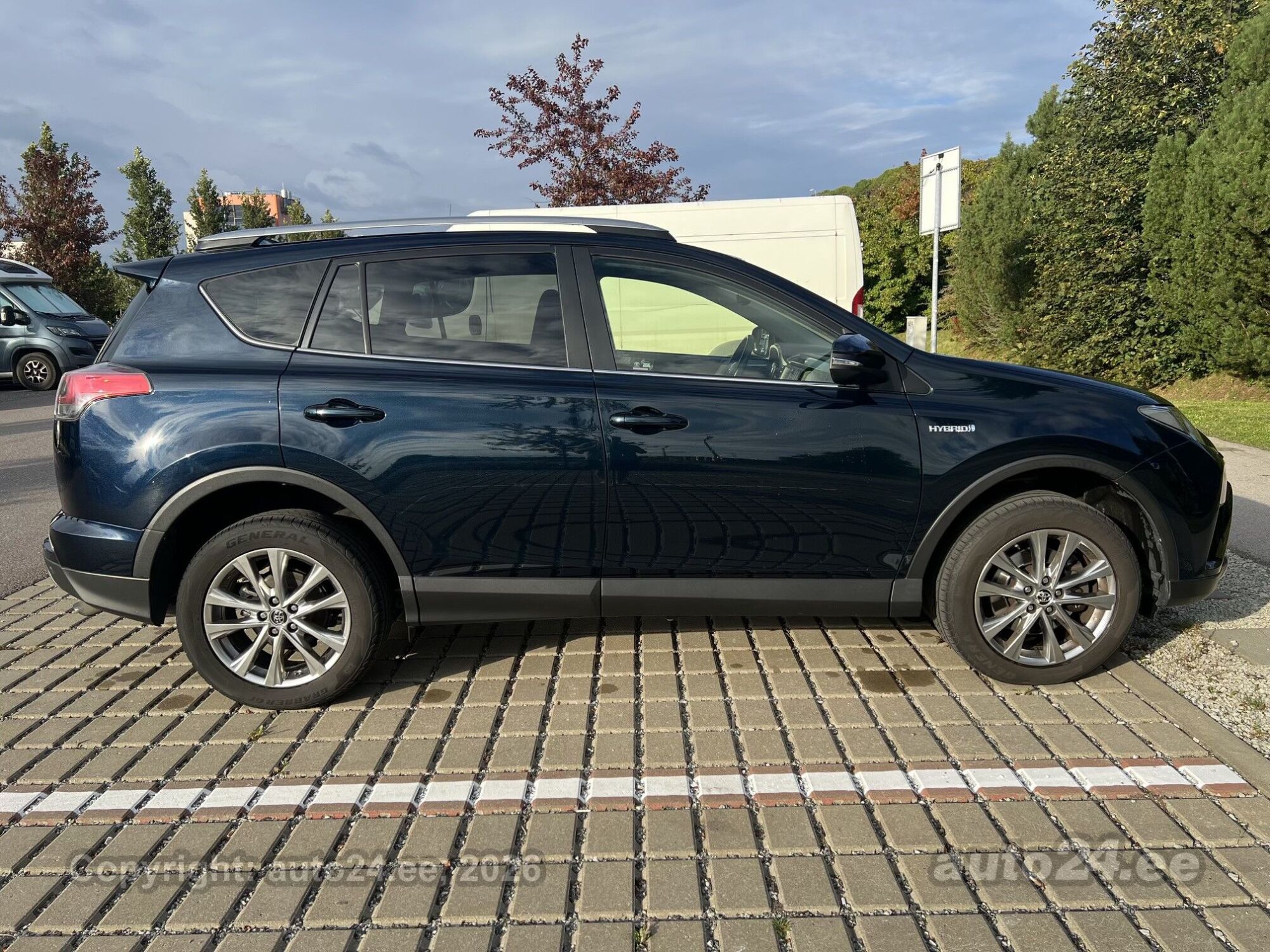 Toyota RAV4 - 2