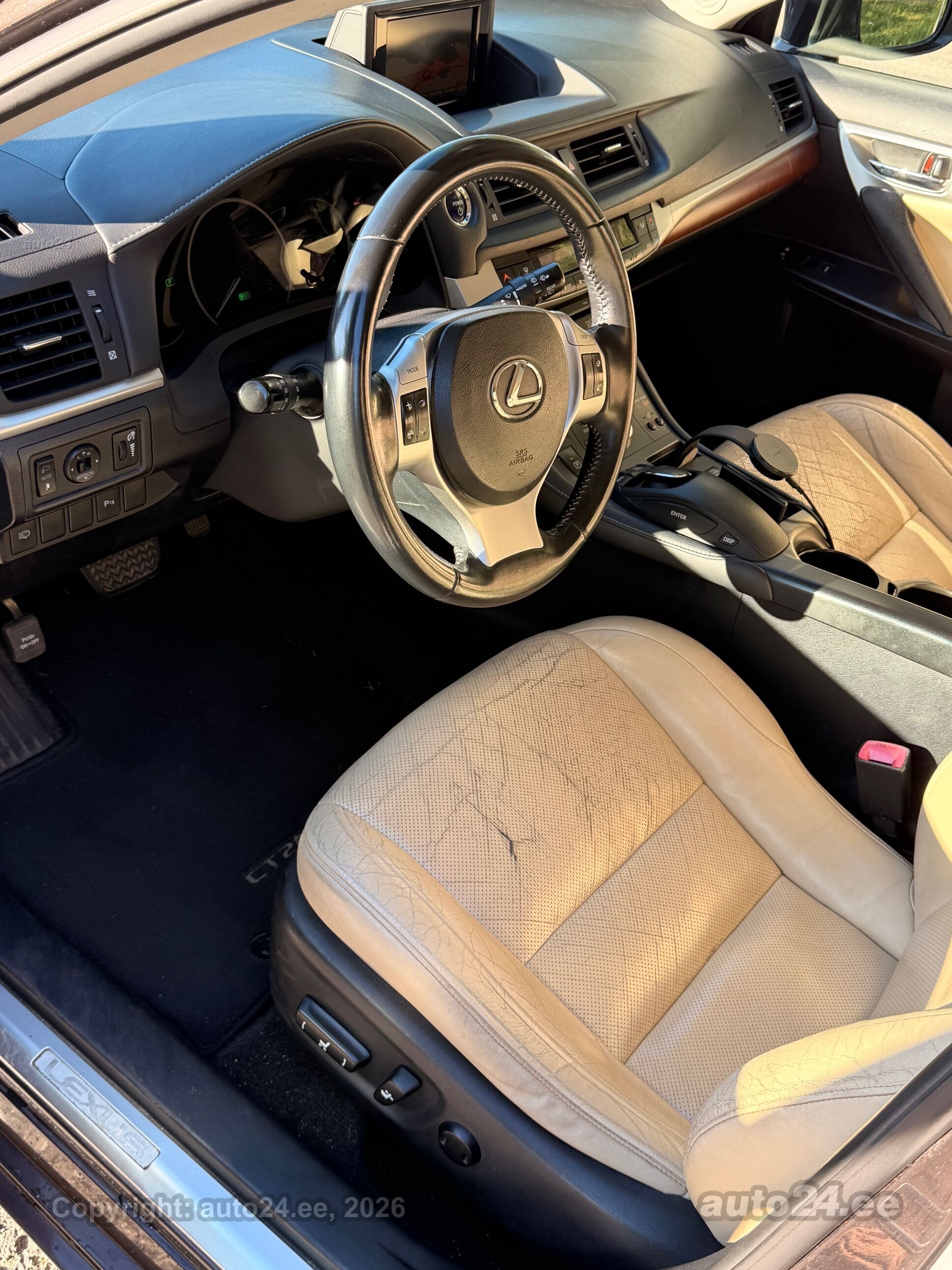 Lexus CT 200h Executive 1.8 73kW 2011, kuva 6/10