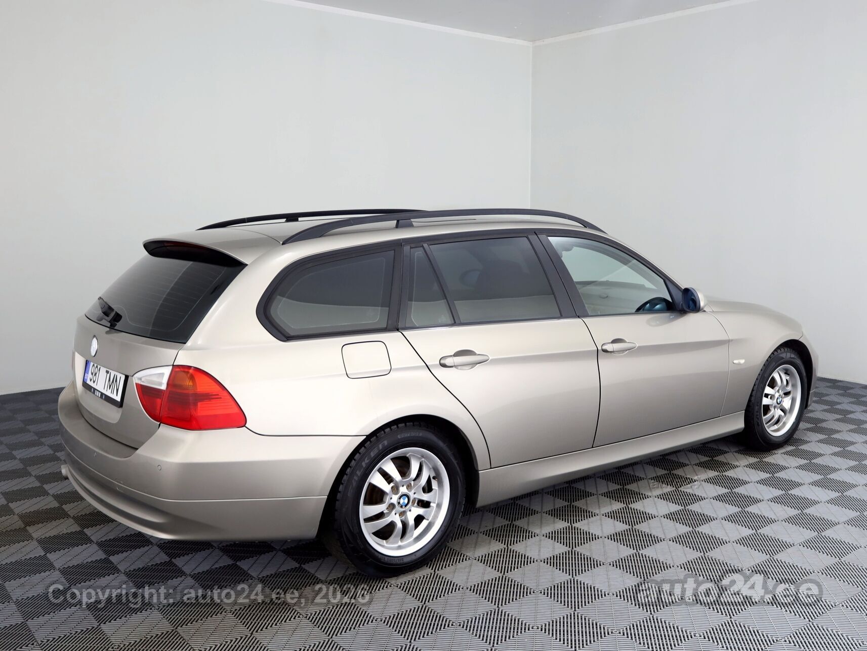 BMW 3 Series 2007 — interior