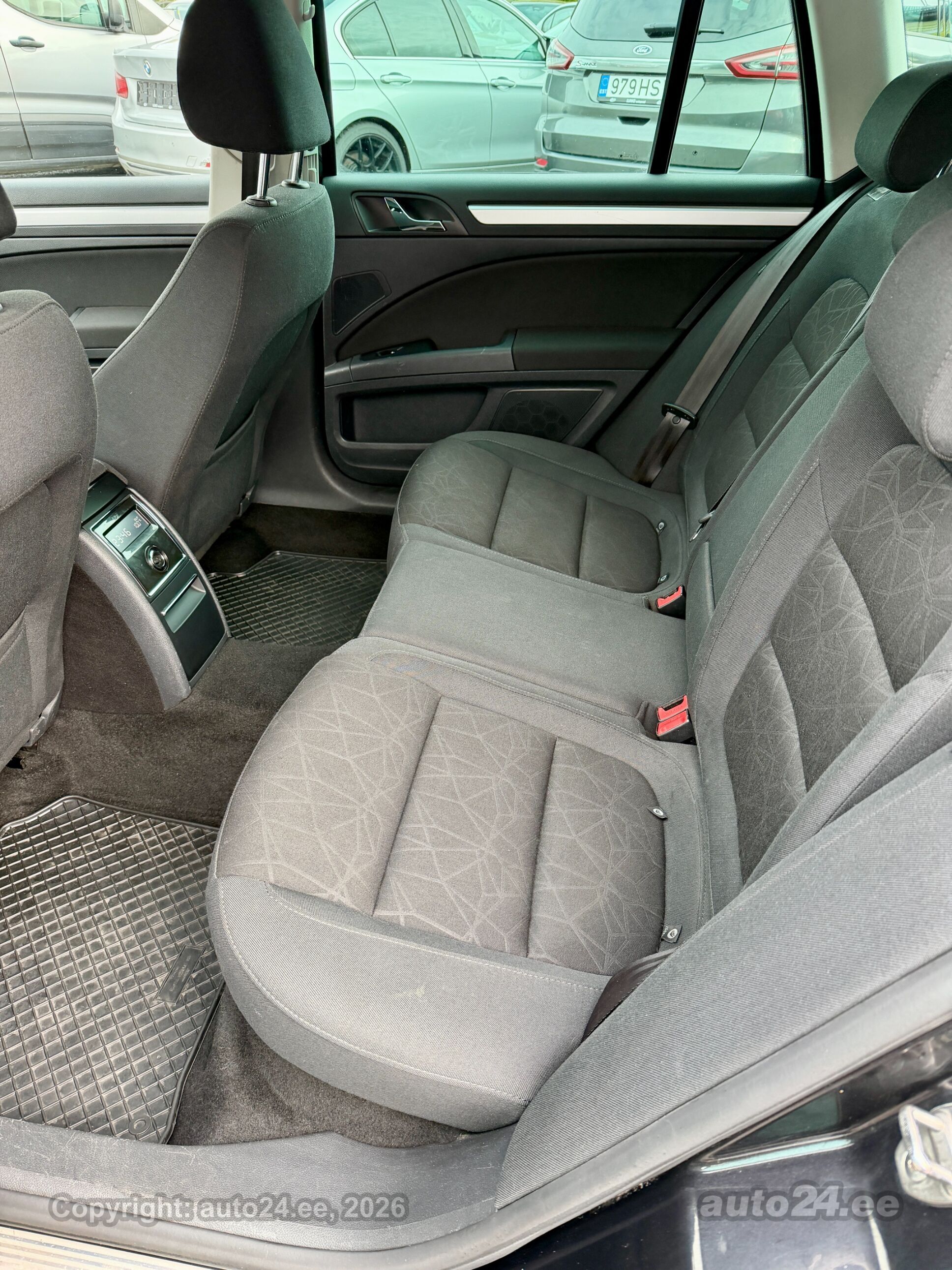 Skoda Superb 2013 — photo 23