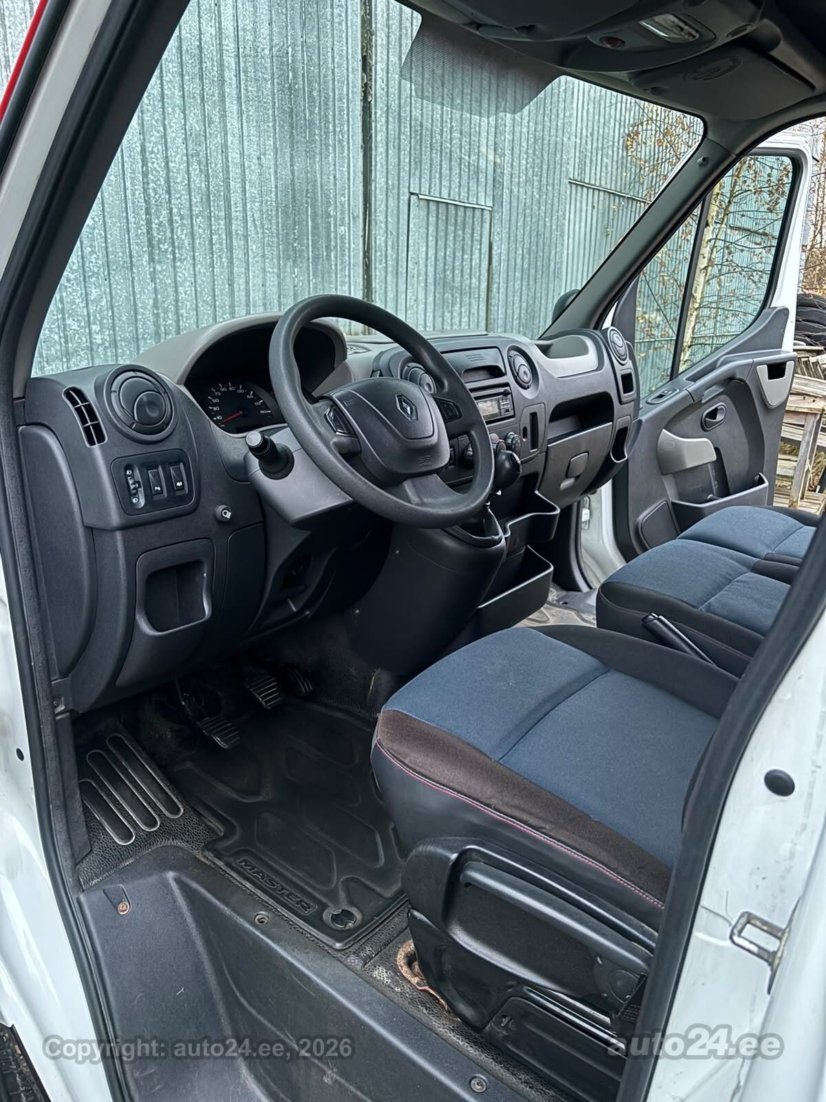 Renault Master 2015 — photo 11