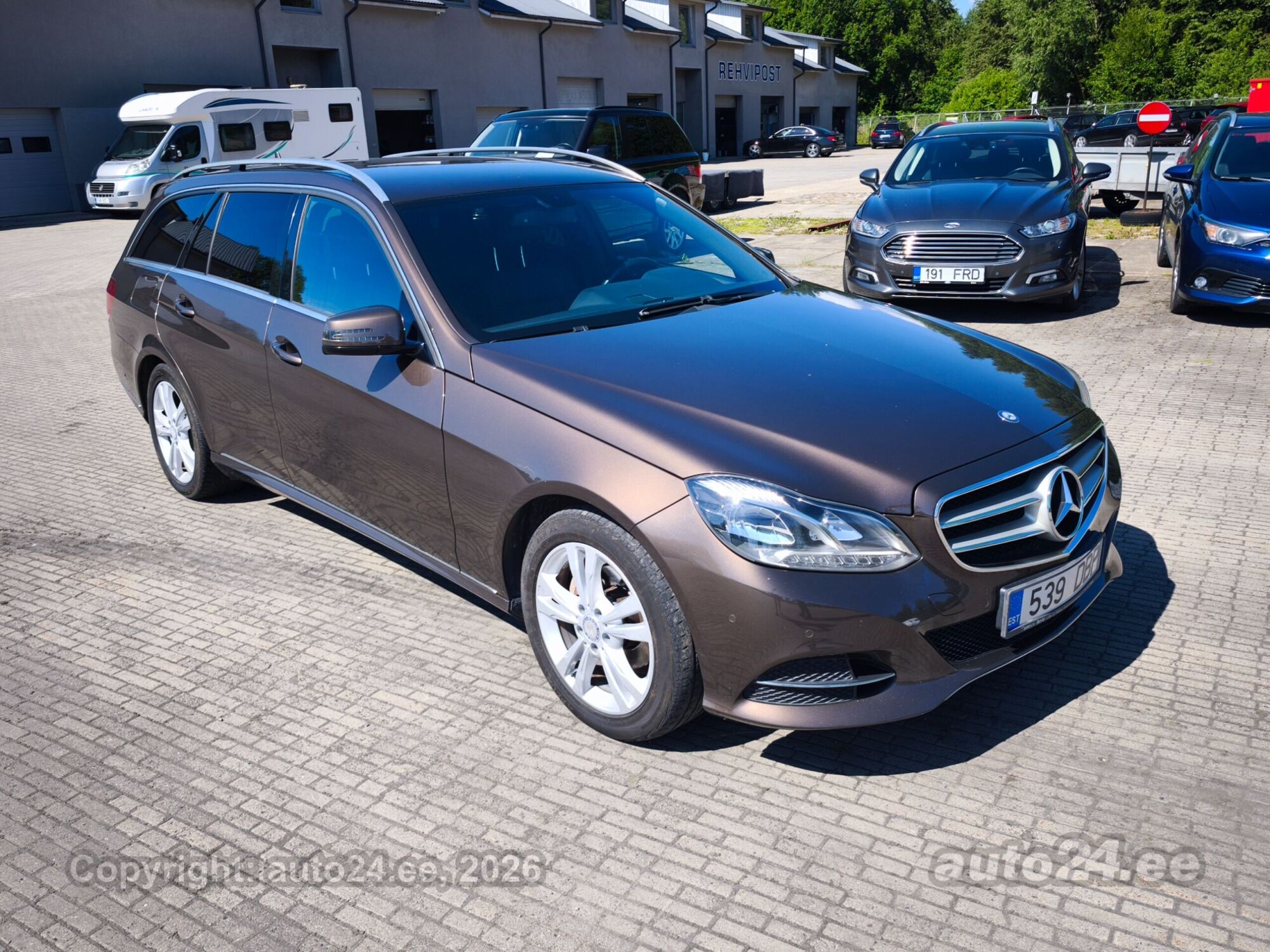Mercedes-Benz E-sarja E 200 2.1 100kW 2013, kuva 2/10