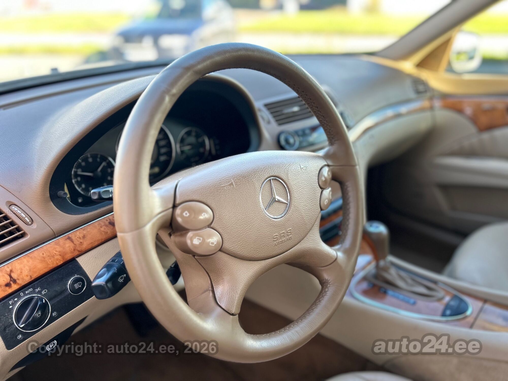 Mercedes-Benz E-Class 2006 — photo 17