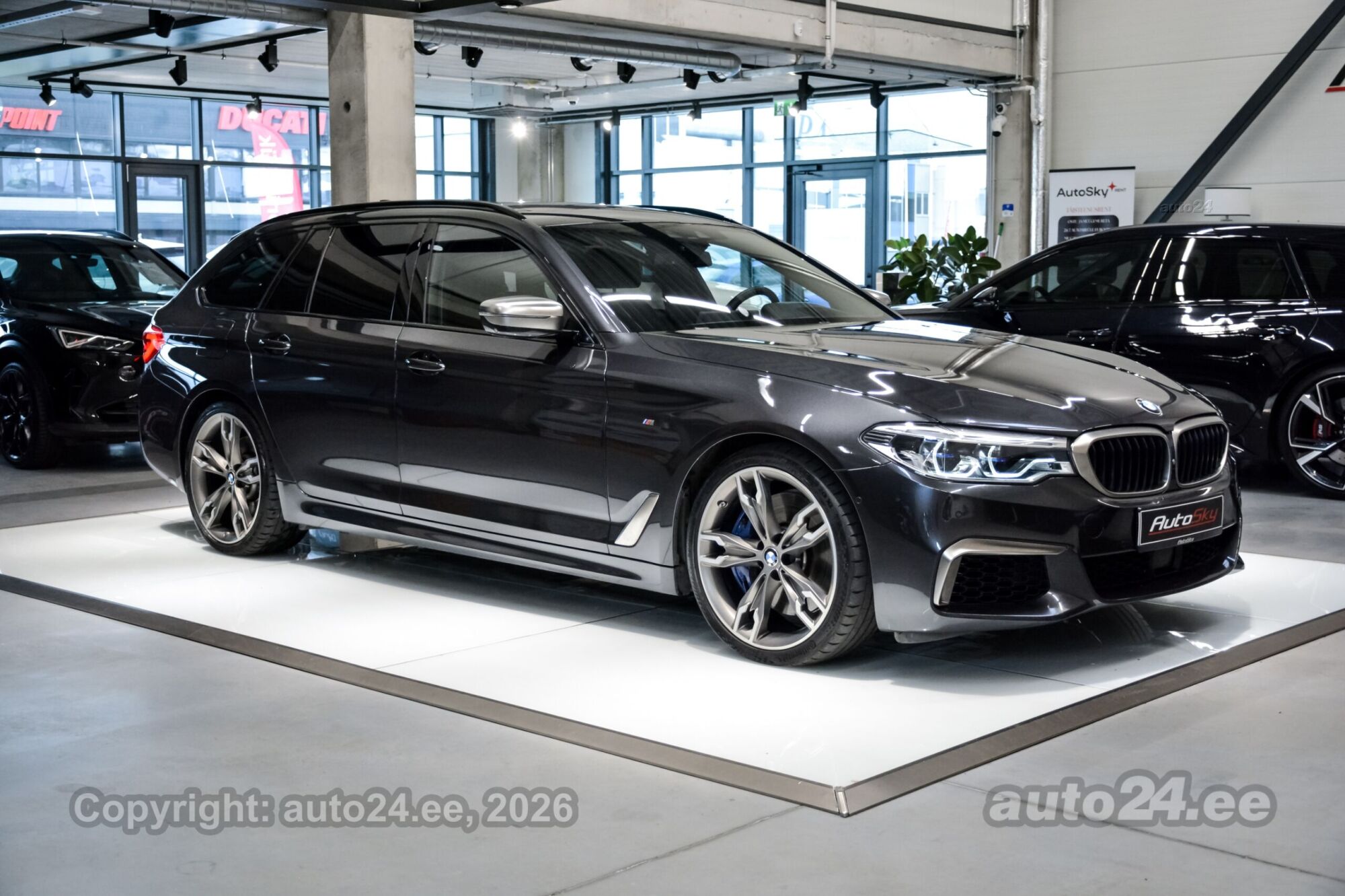 BMW M550 - 1