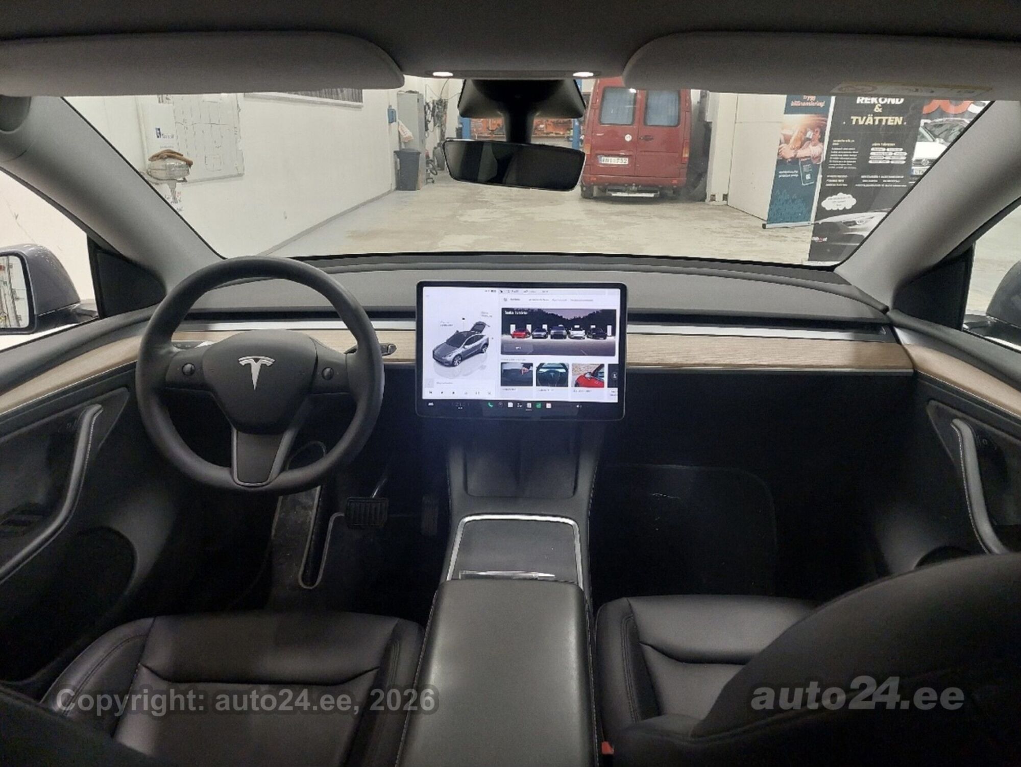 Tesla Model Y - 6
