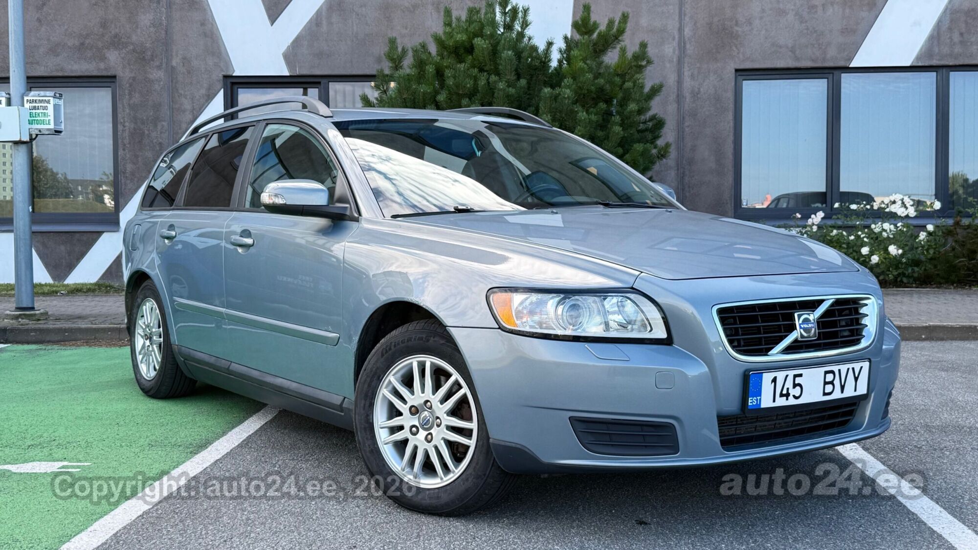 Volvo V50 - 1