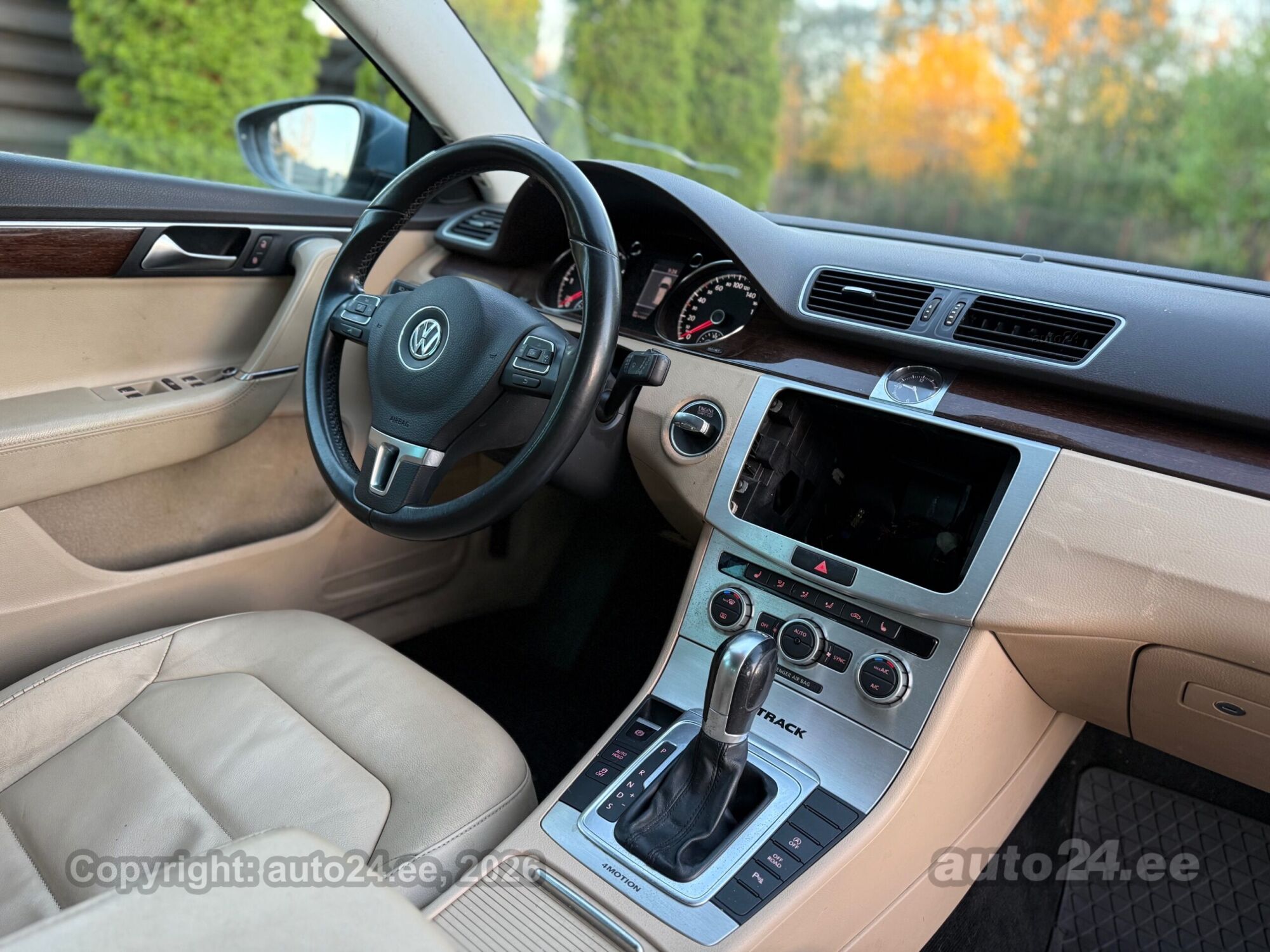 Volkswagen Passat 2013 — photo 8