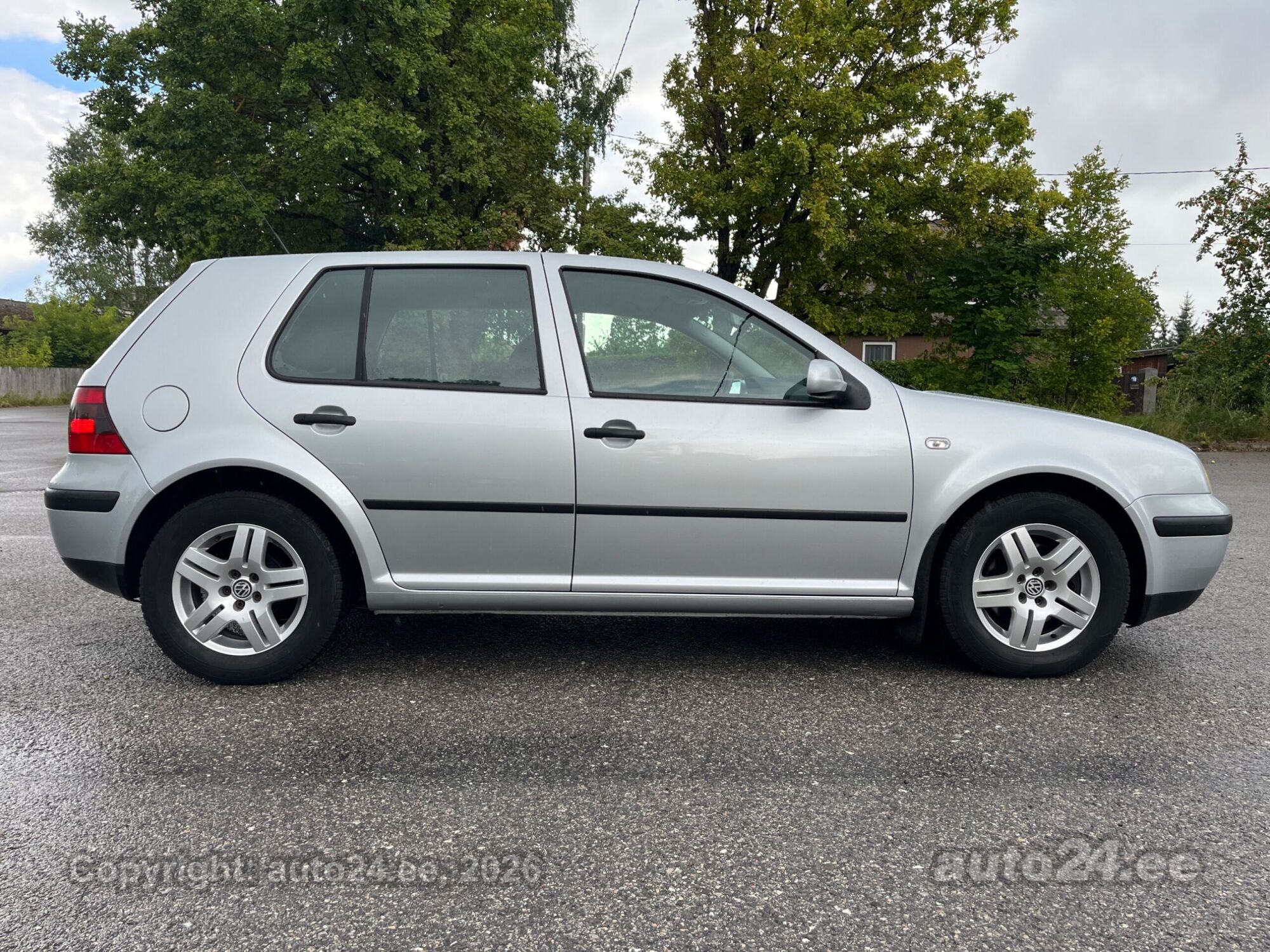 Volkswagen Golf 1.9 74kW 2003, kuva 2/10