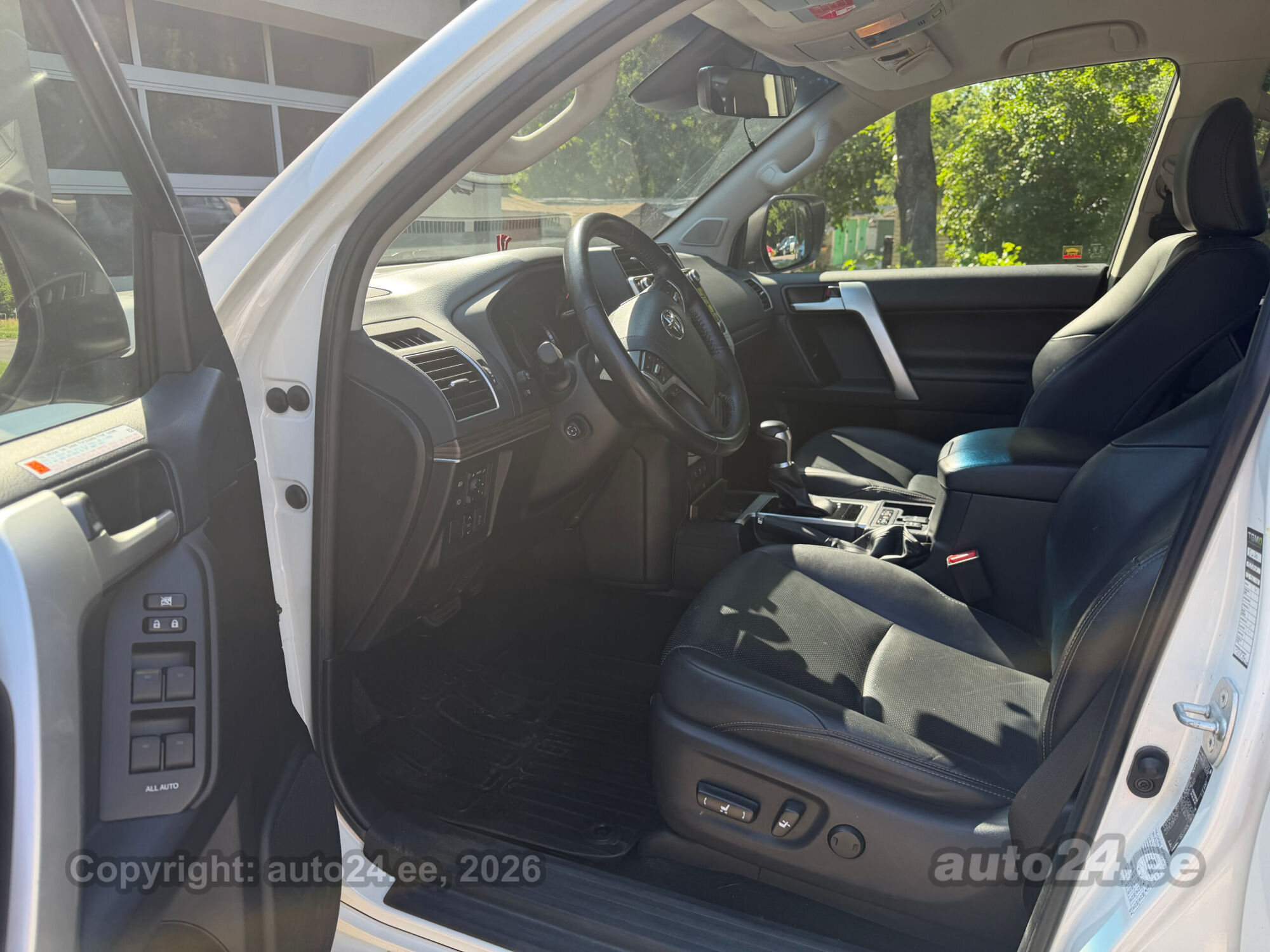 Toyota Land Cruiser - 11