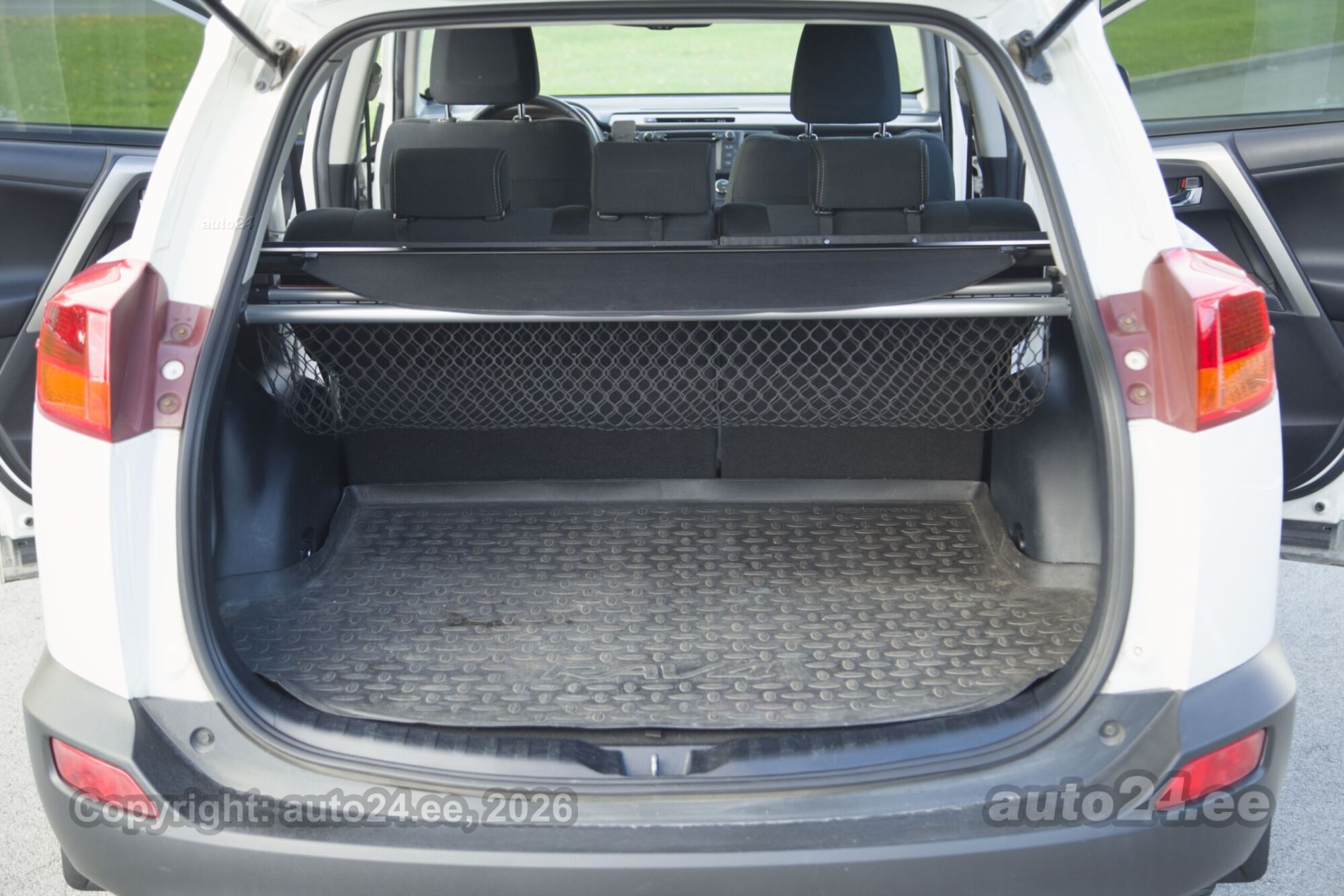 Toyota RAV4 - 11
