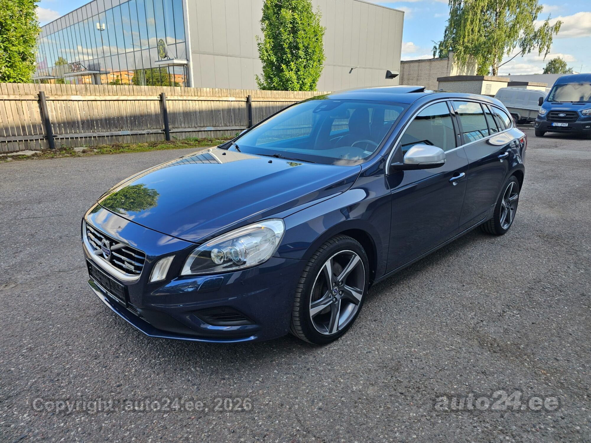 Volvo V60 D5 R-Design 2.4 174kW