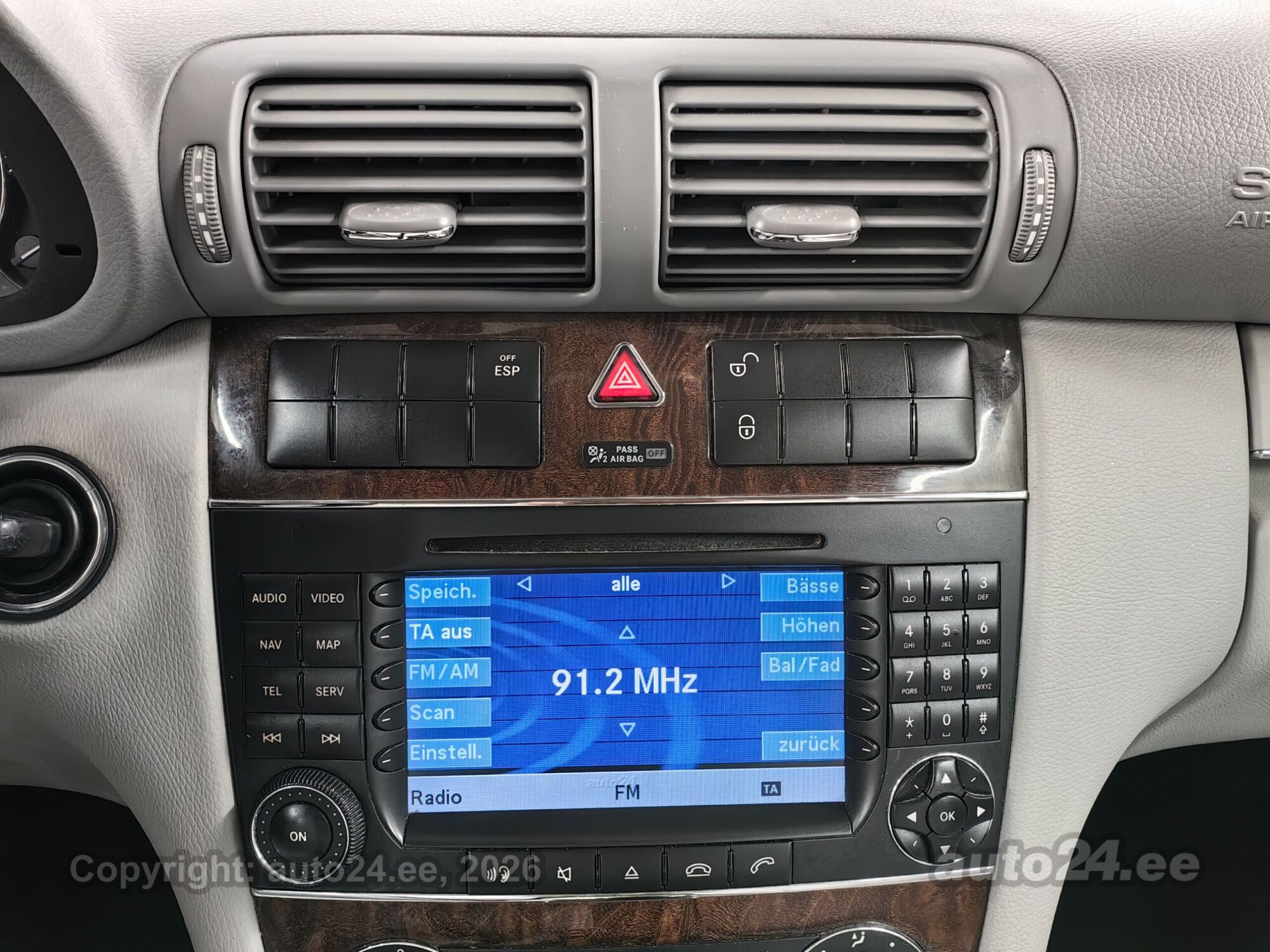 Mercedes-Benz C-Class 2005 — photo 9