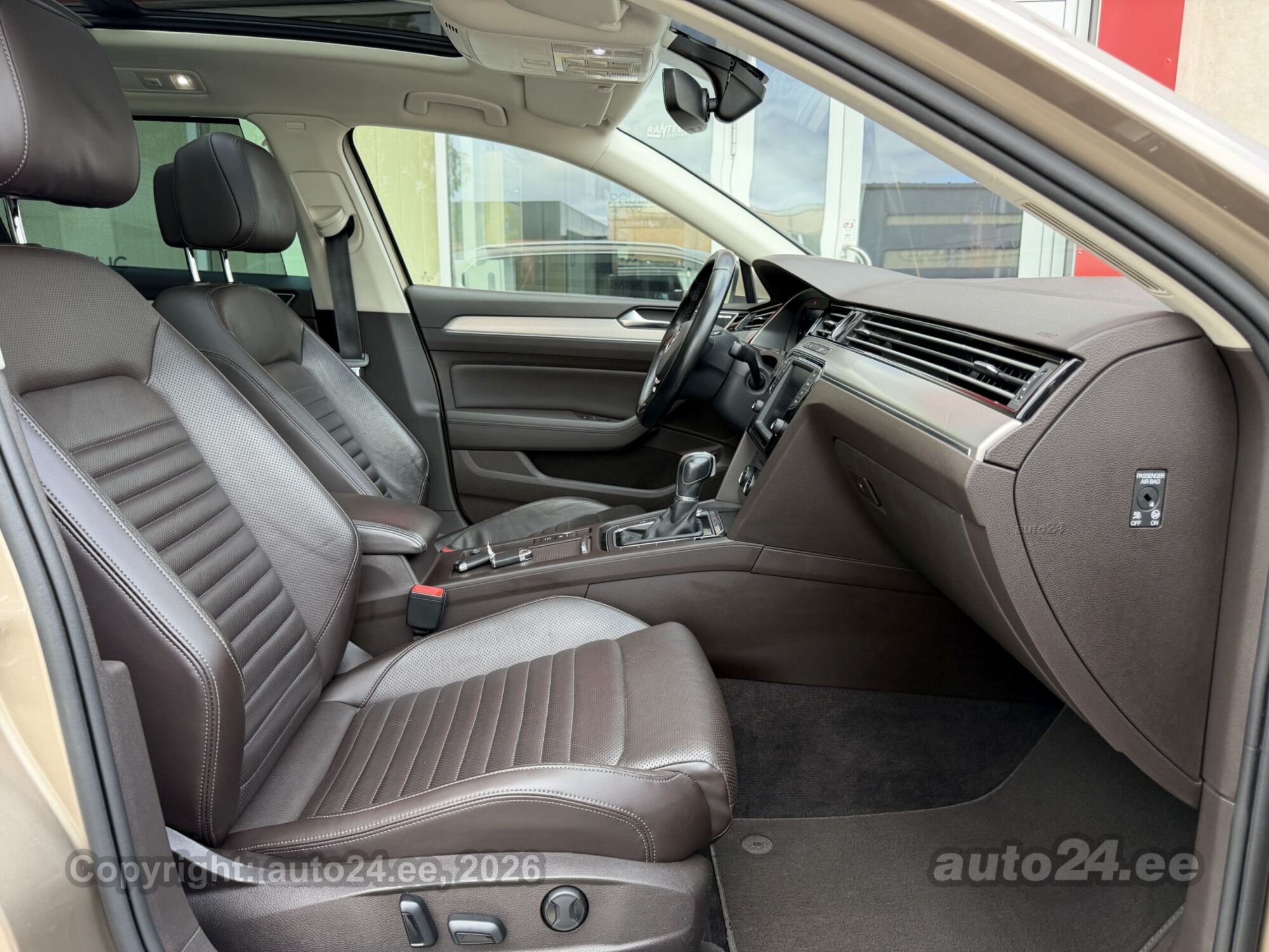 Volkswagen Passat - 10