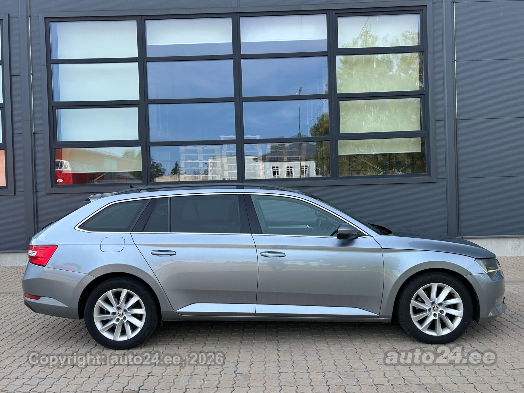 Skoda Superb 2.0 110kW 2016, kuva 4/10