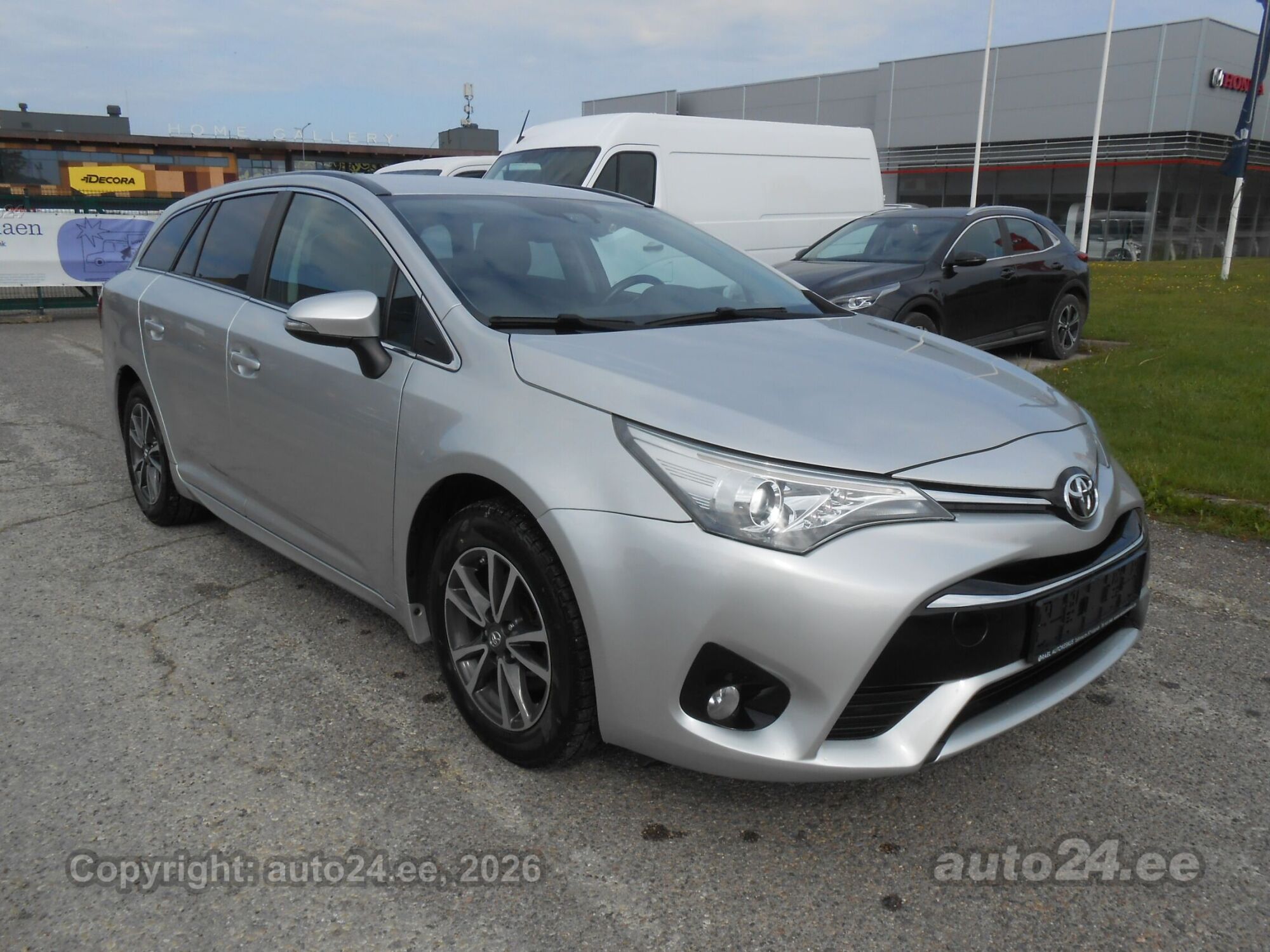 Toyota Avensis 1.6 D-4D 82kW 2016, photo 3/10