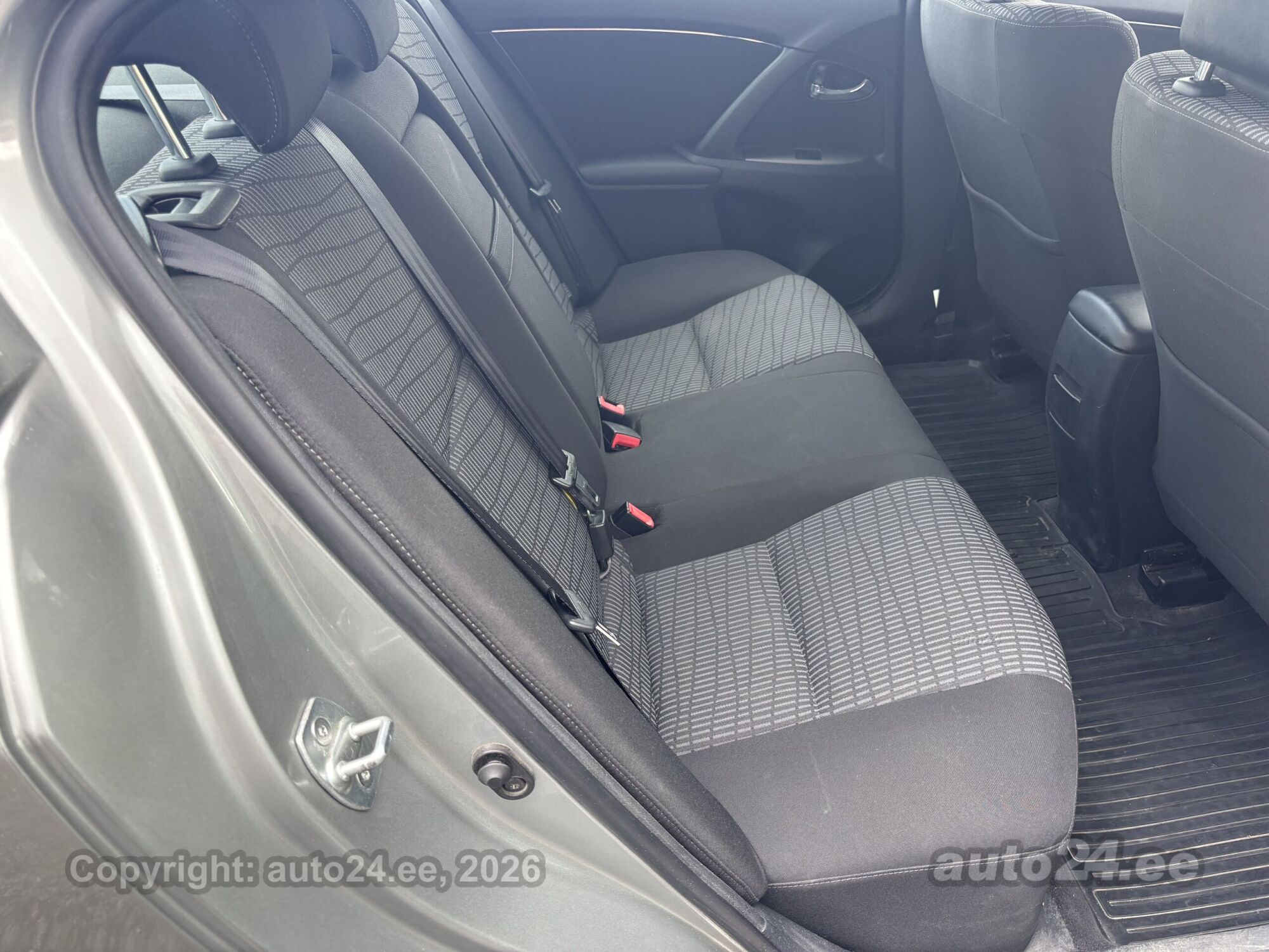 Toyota Avensis 1.8 108kW 2011, photo 7/8