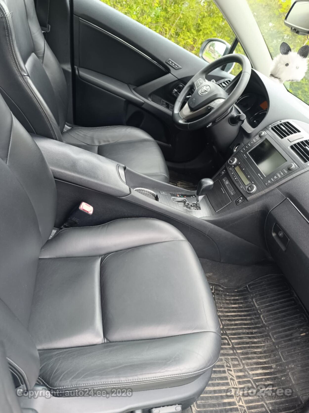 Toyota Avensis - 12