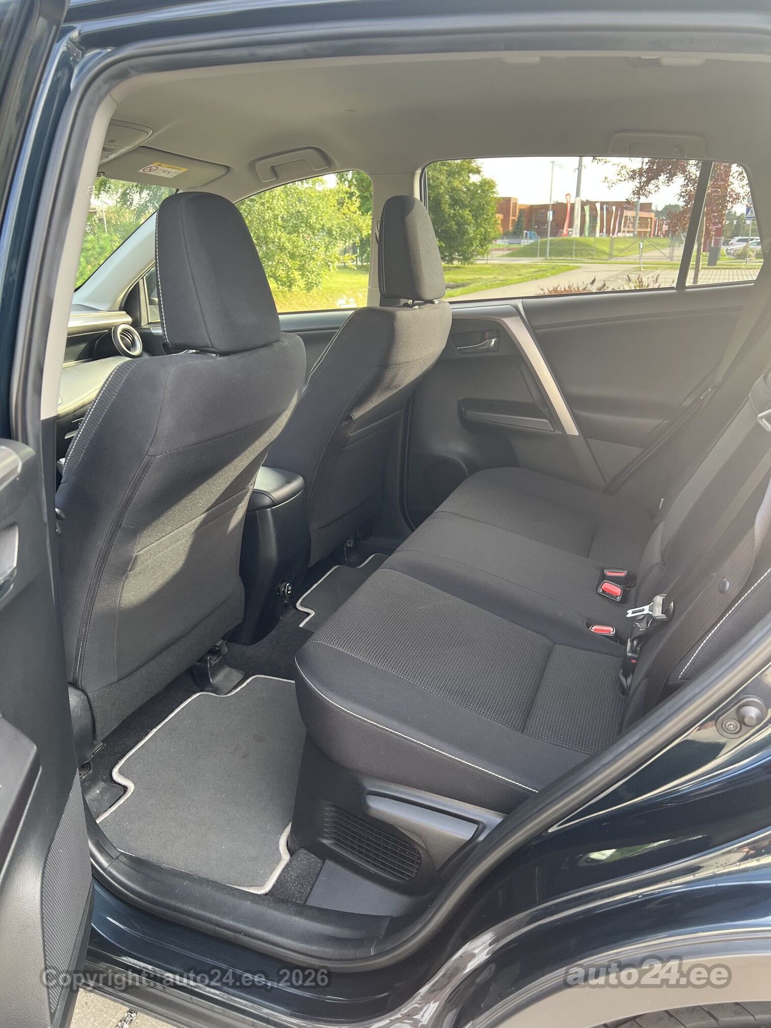 Toyota RAV4 - 9