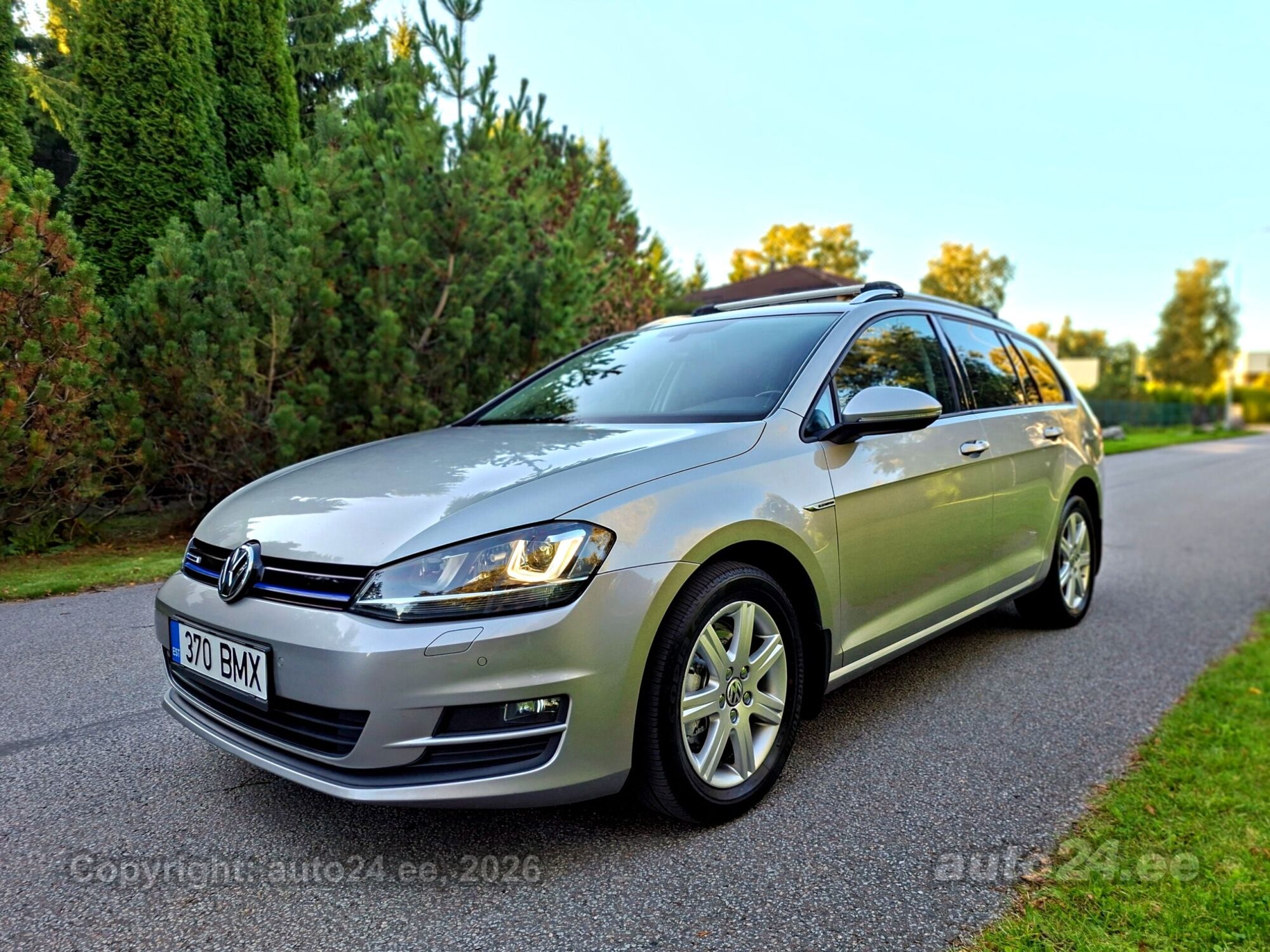 Volkswagen Golf - 1