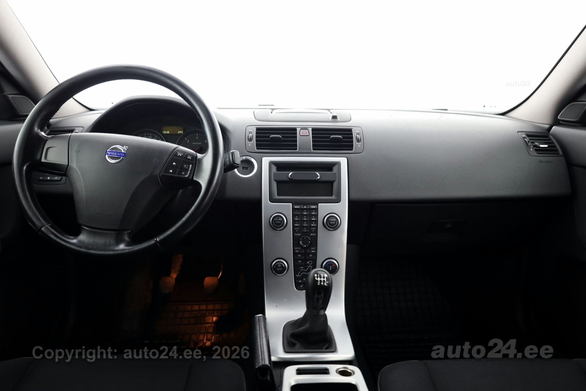 Volvo V50 2010 — photo 5