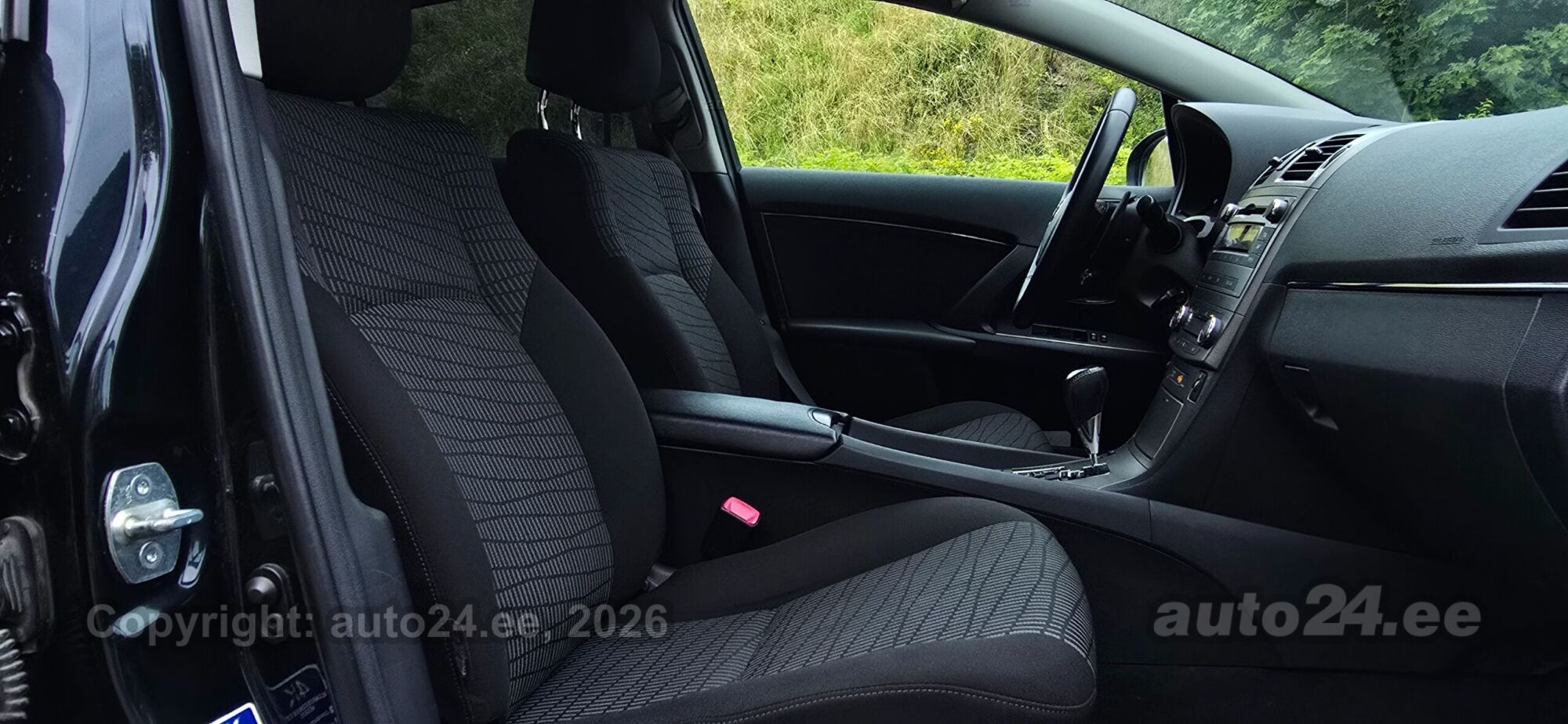 Toyota Avensis 1.8 108kW 2011, kuva 6/10