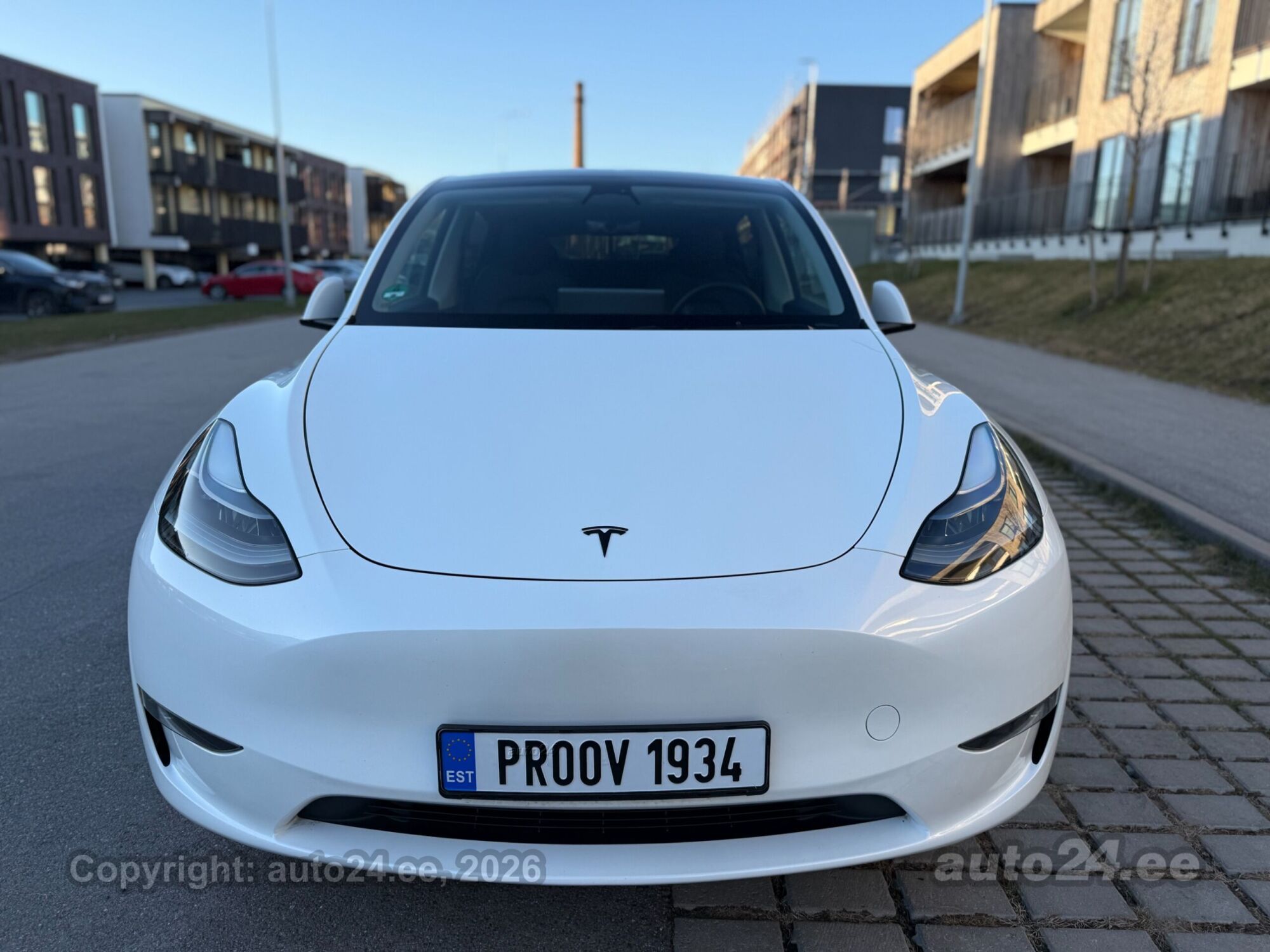 Tesla Model Y - 2