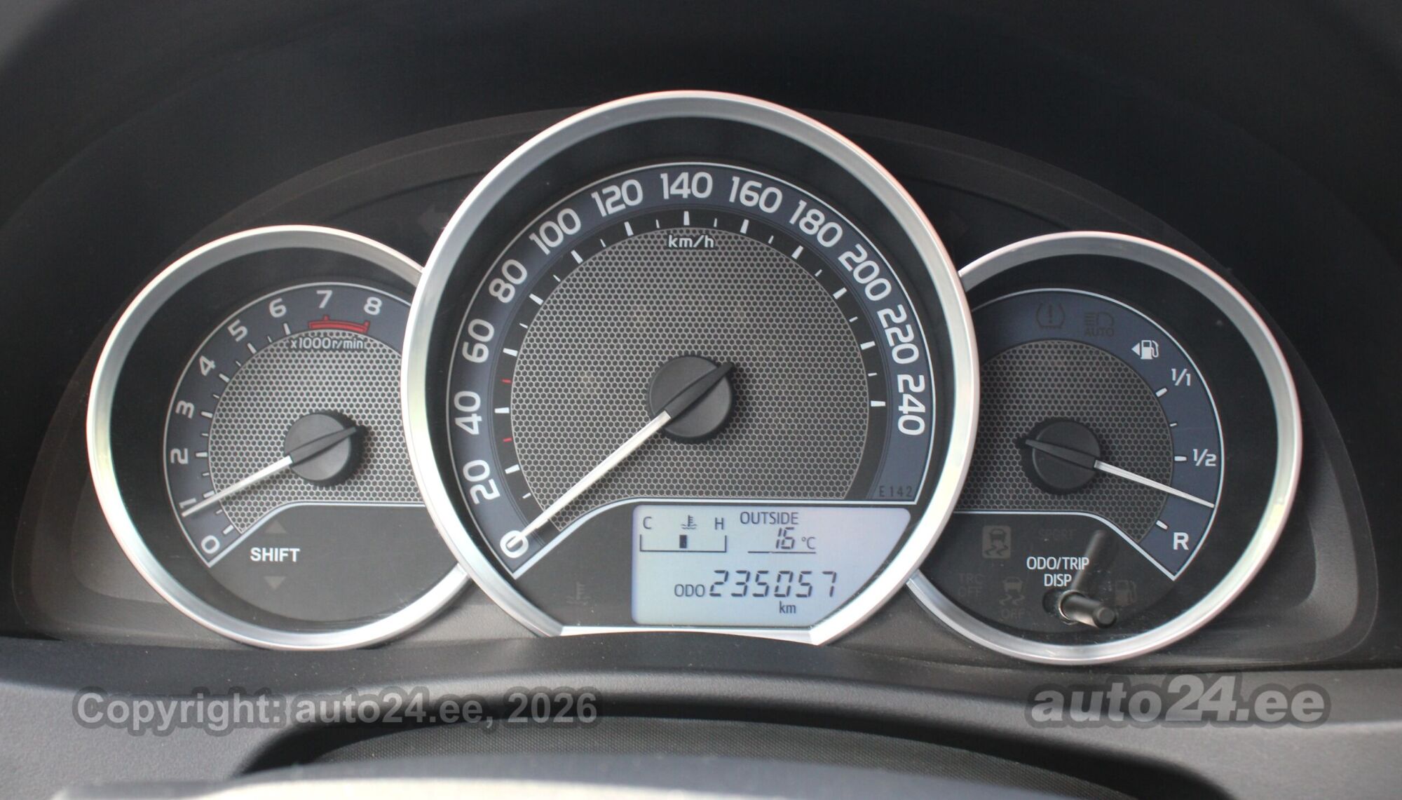 Toyota Auris 2014 — фото 14