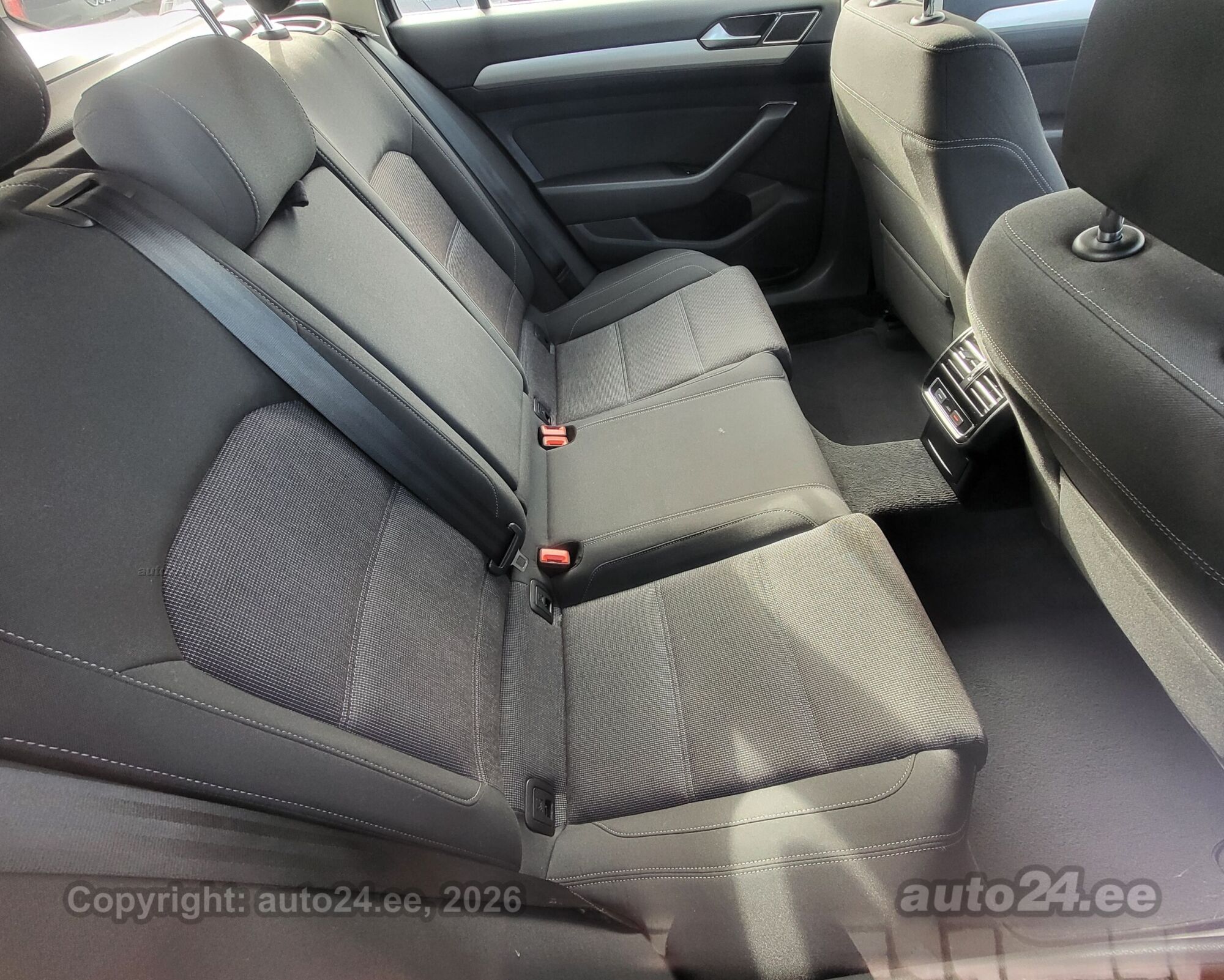 Volkswagen Passat - 7