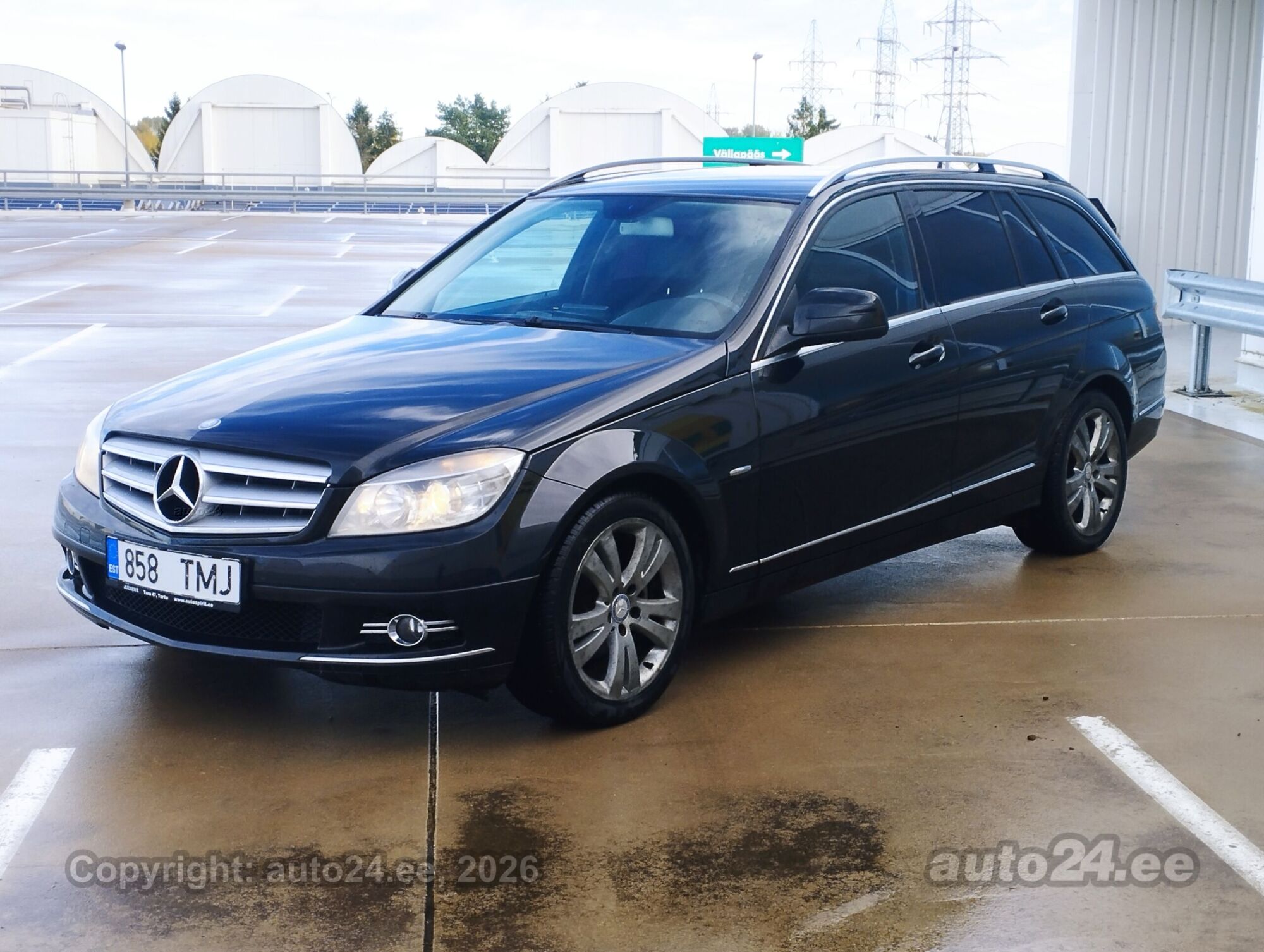 Mercedes-Benz C-Class 2008 — rear view