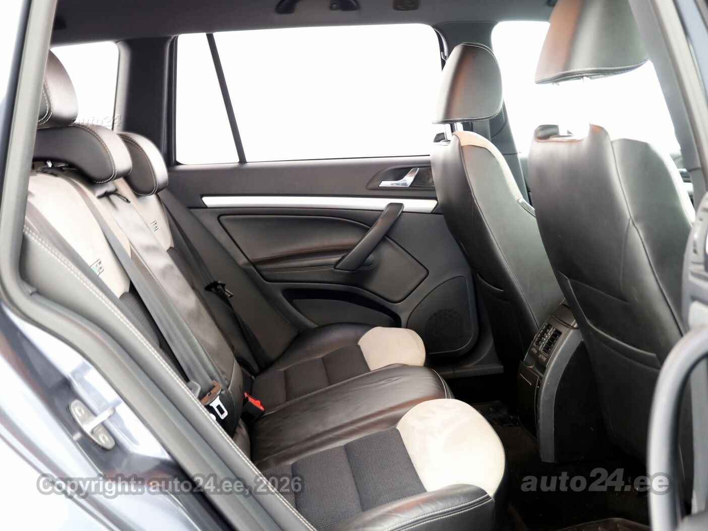 Skoda Octavia 2011 — photo 7