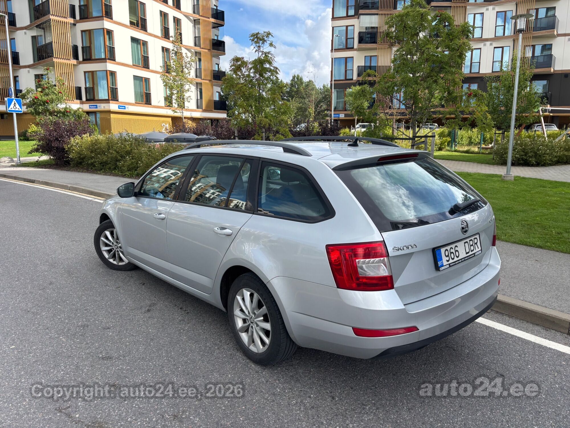 Skoda Octavia 2015 — rear view