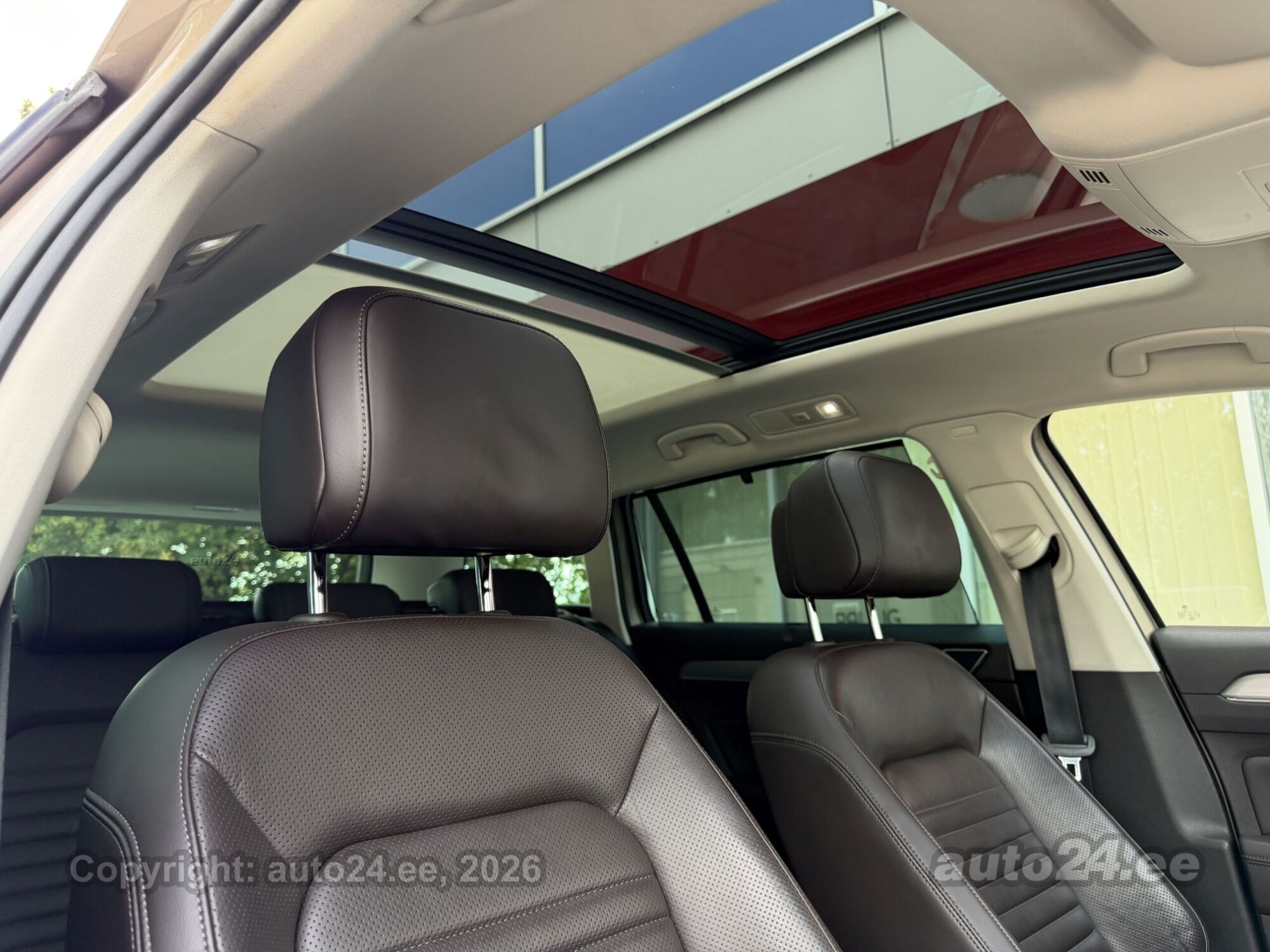 Volkswagen Passat - 11