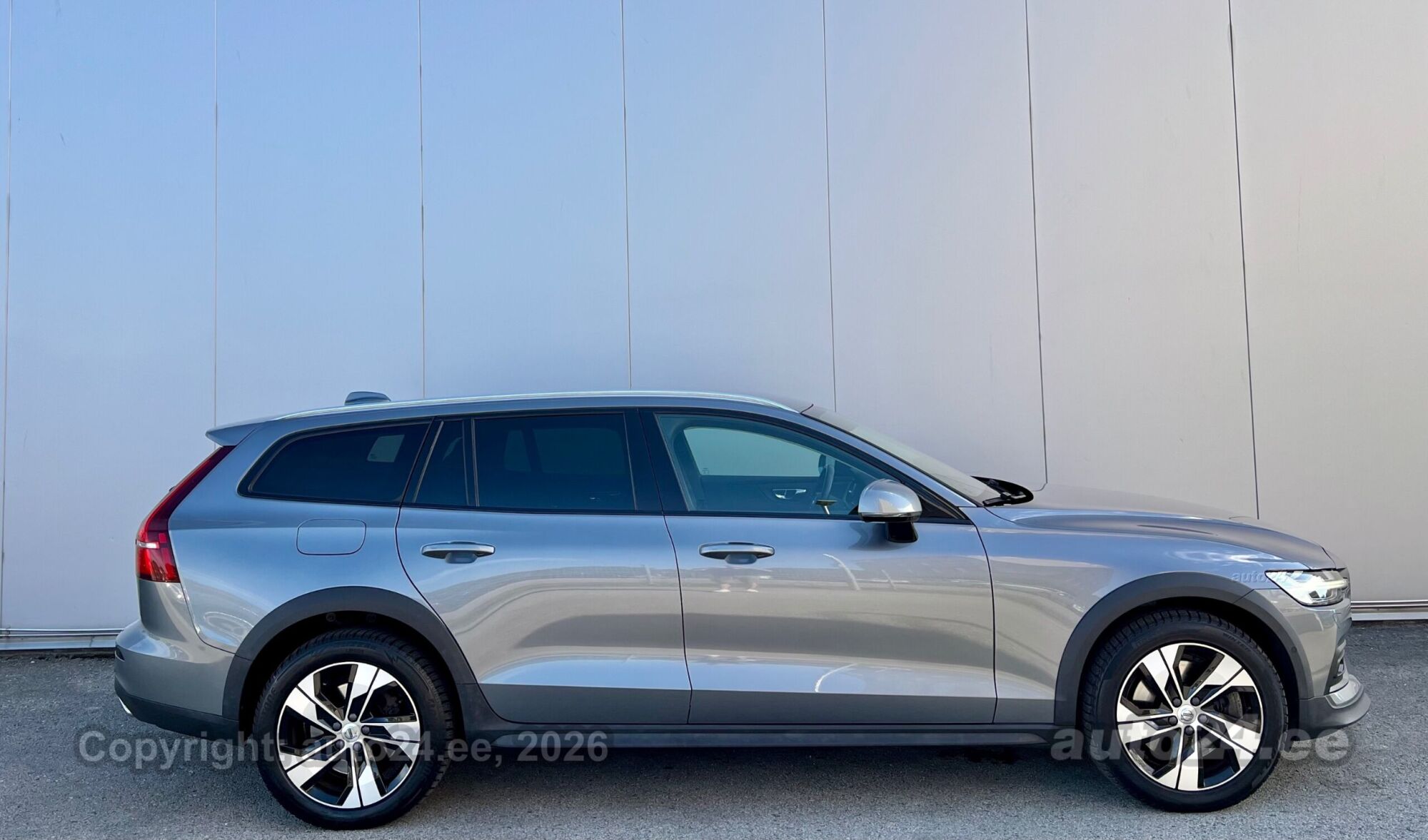 Volvo V60 Cross Country 2021, photo 5/10