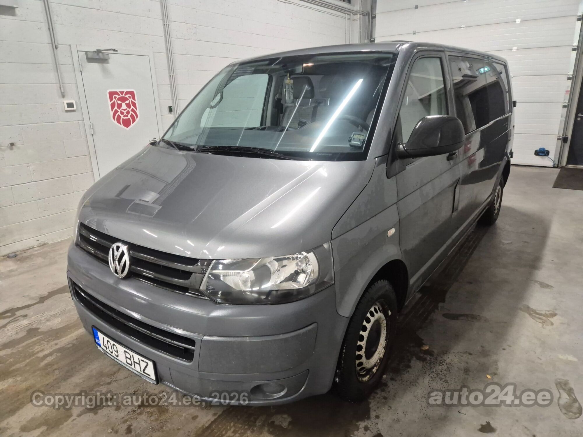Volkswagen Transporter 2012 — вигляд ззаду