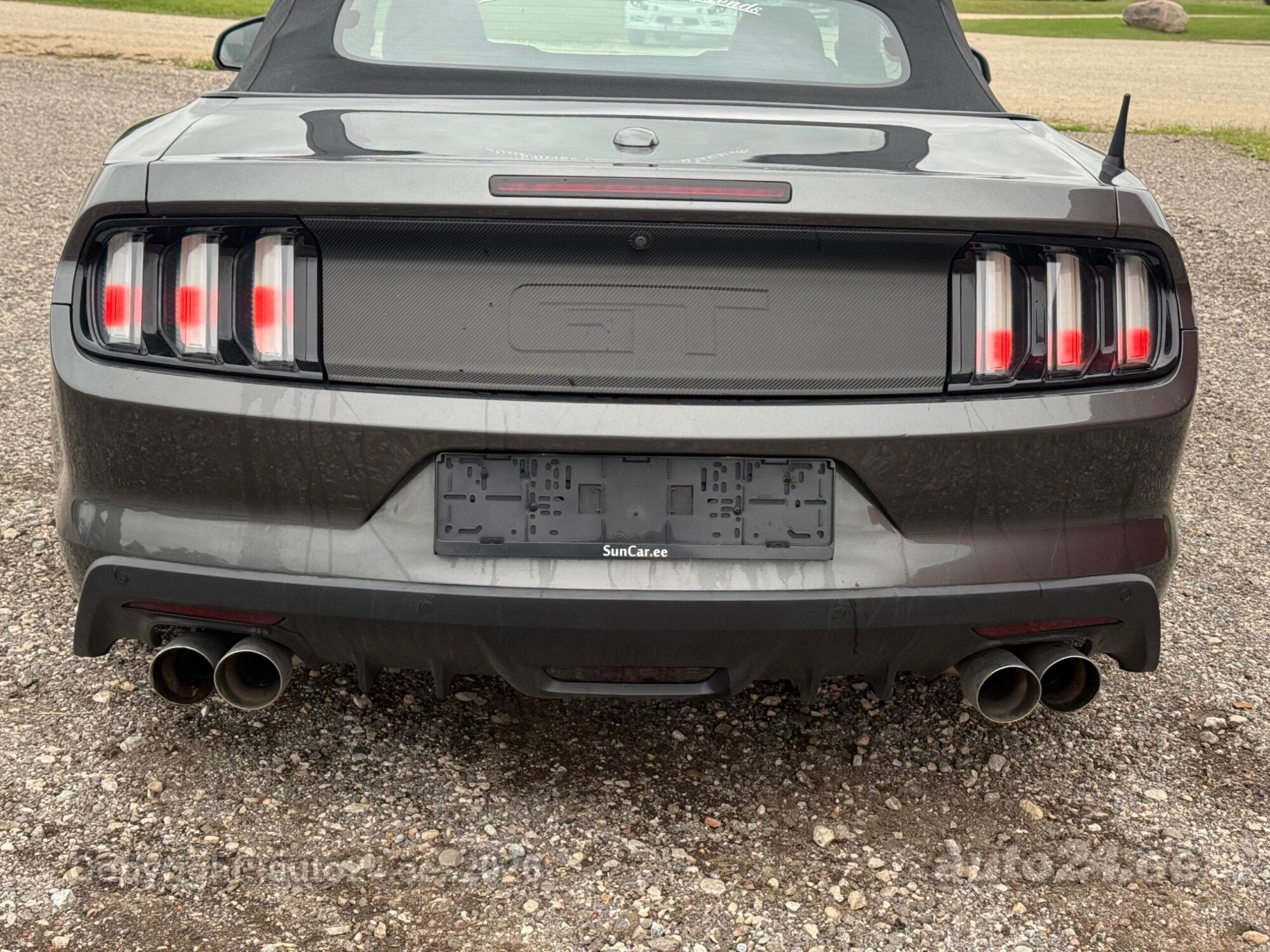 Ford Mustang - 4