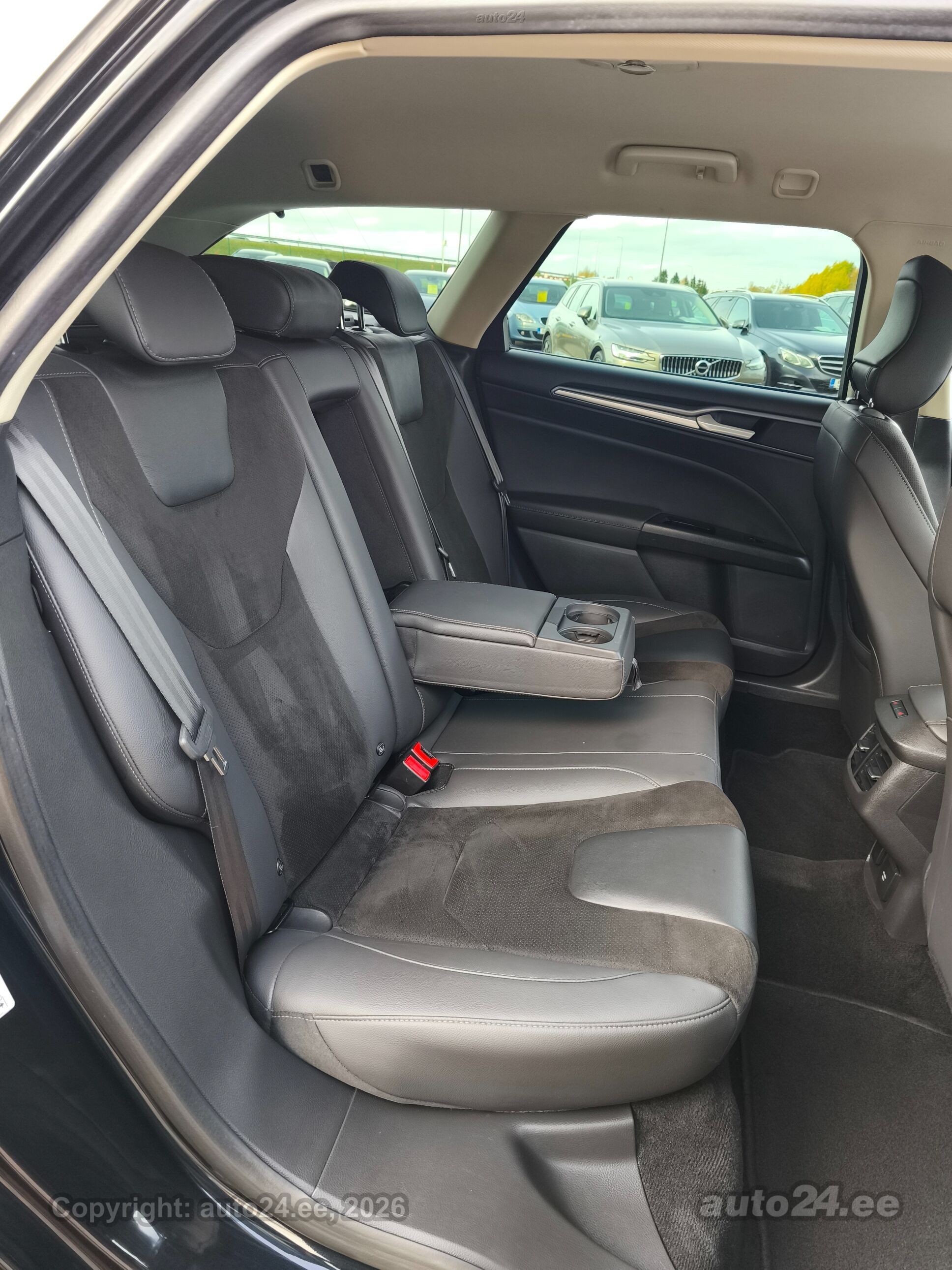 Ford Mondeo 2015 — photo 11