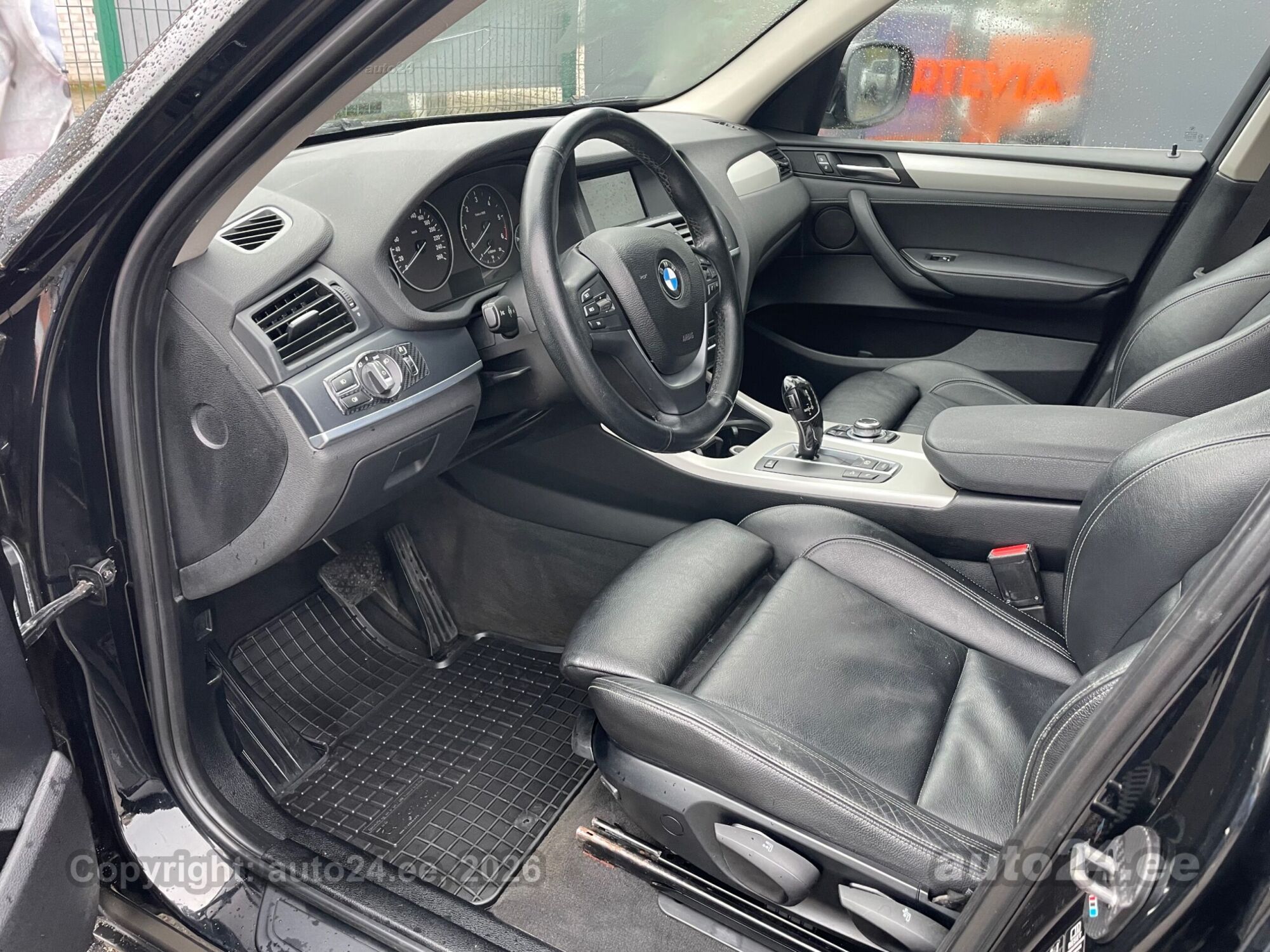 BMW X3 2011 — photo 7