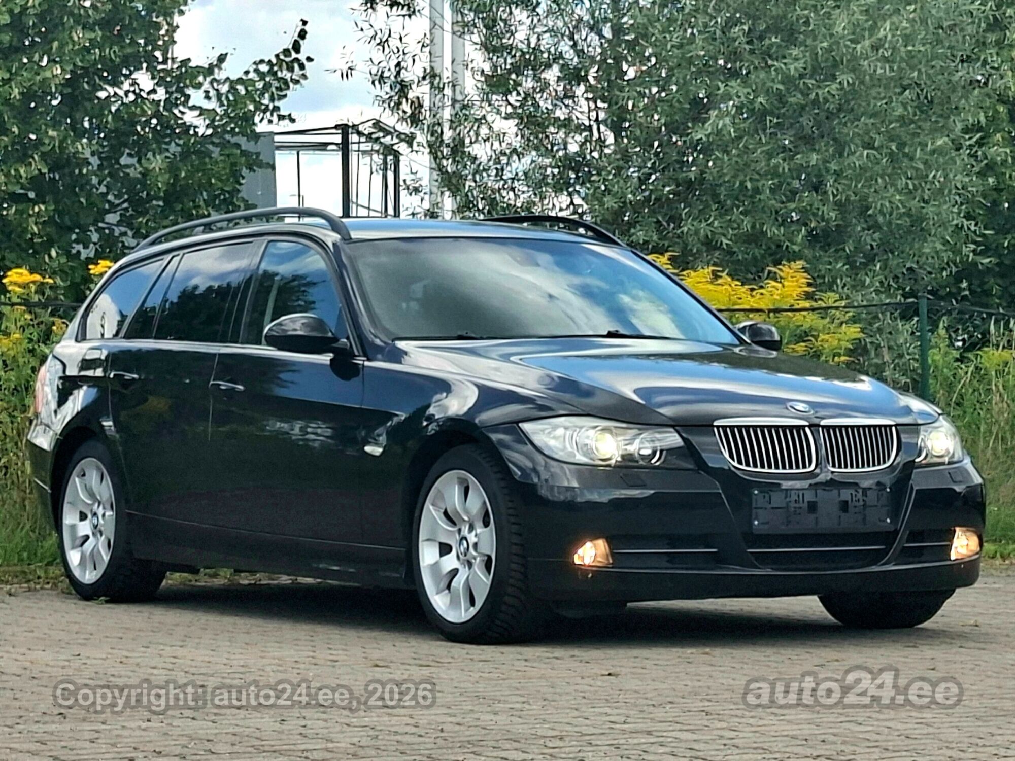 BMW 3-sarja 330 IX 3.0 190kW 2006, photo 2/10