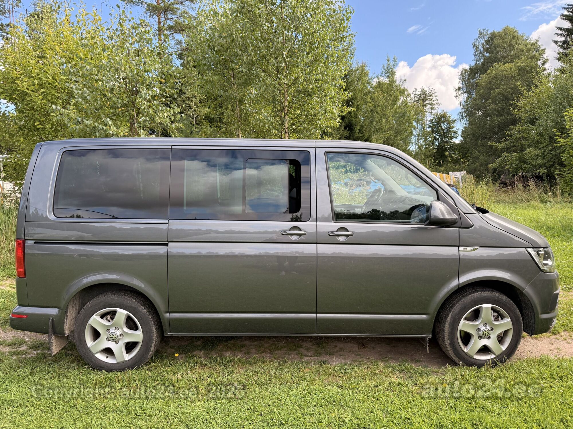 Volkswagen Multivan 2.0 110kW 2017, photo 2/6