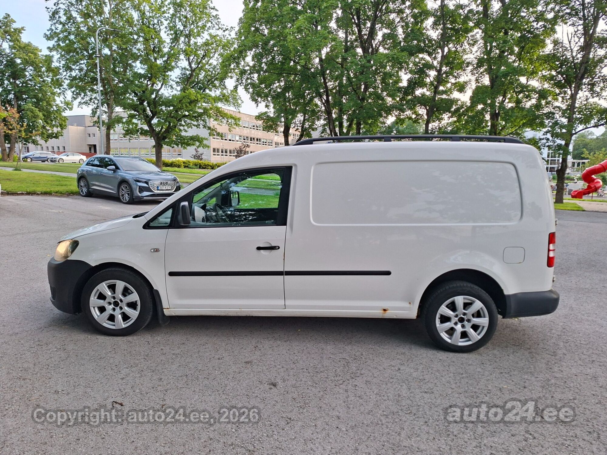 Volkswagen Caddy 2.0 R4 81kW 2011, kuva 3/10